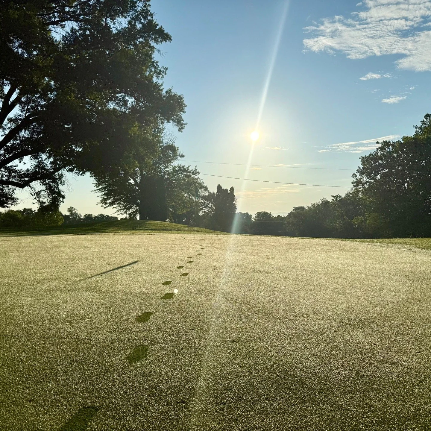 First light, first tee. 6:30 start with slow greens and the whole course to ourselves.

#MountainGreens
#SVGolfCo
#ShenandoahGolf
#GolfVirginia
#VirginiaGolf
#ShenandoahValley
#MorningGolf
#EarlyTeeTime
#GolfInTheValley
#Ingleside
#InglesideGolf