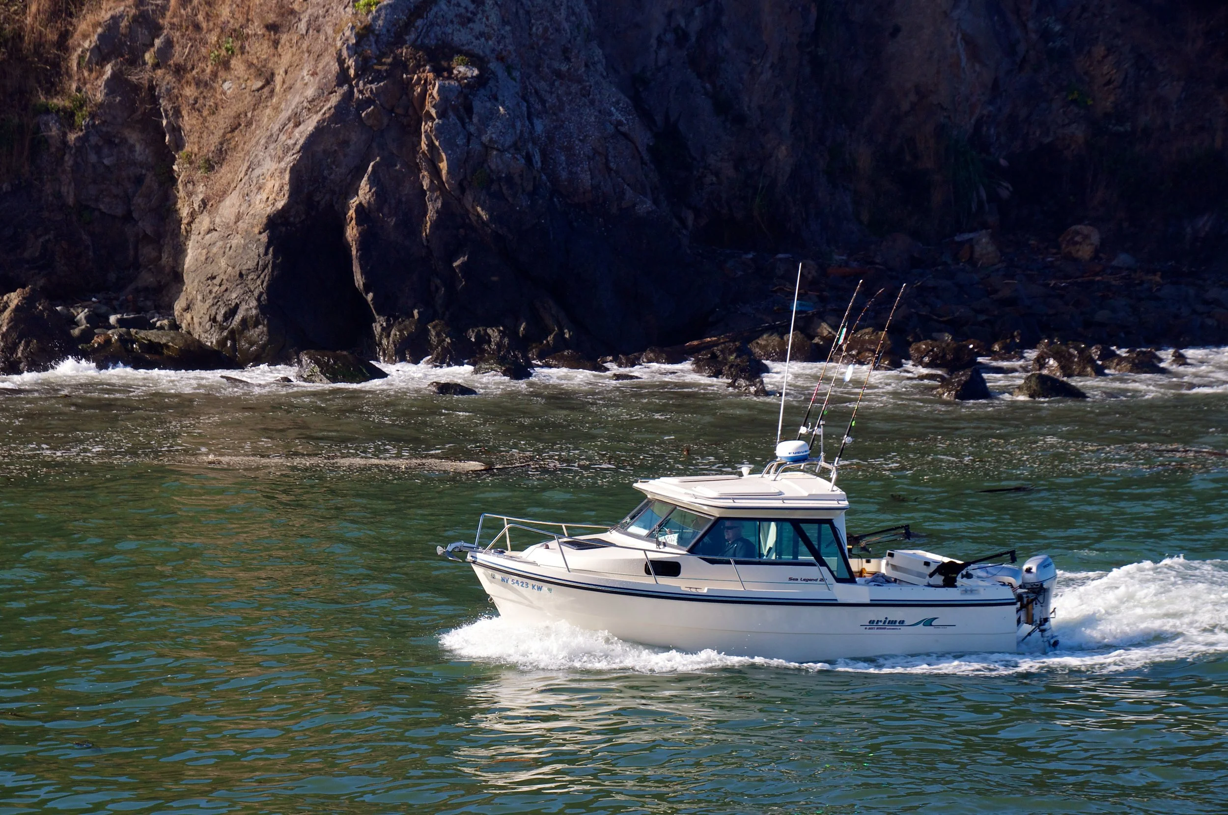 Boat returning to Noyo Harbor