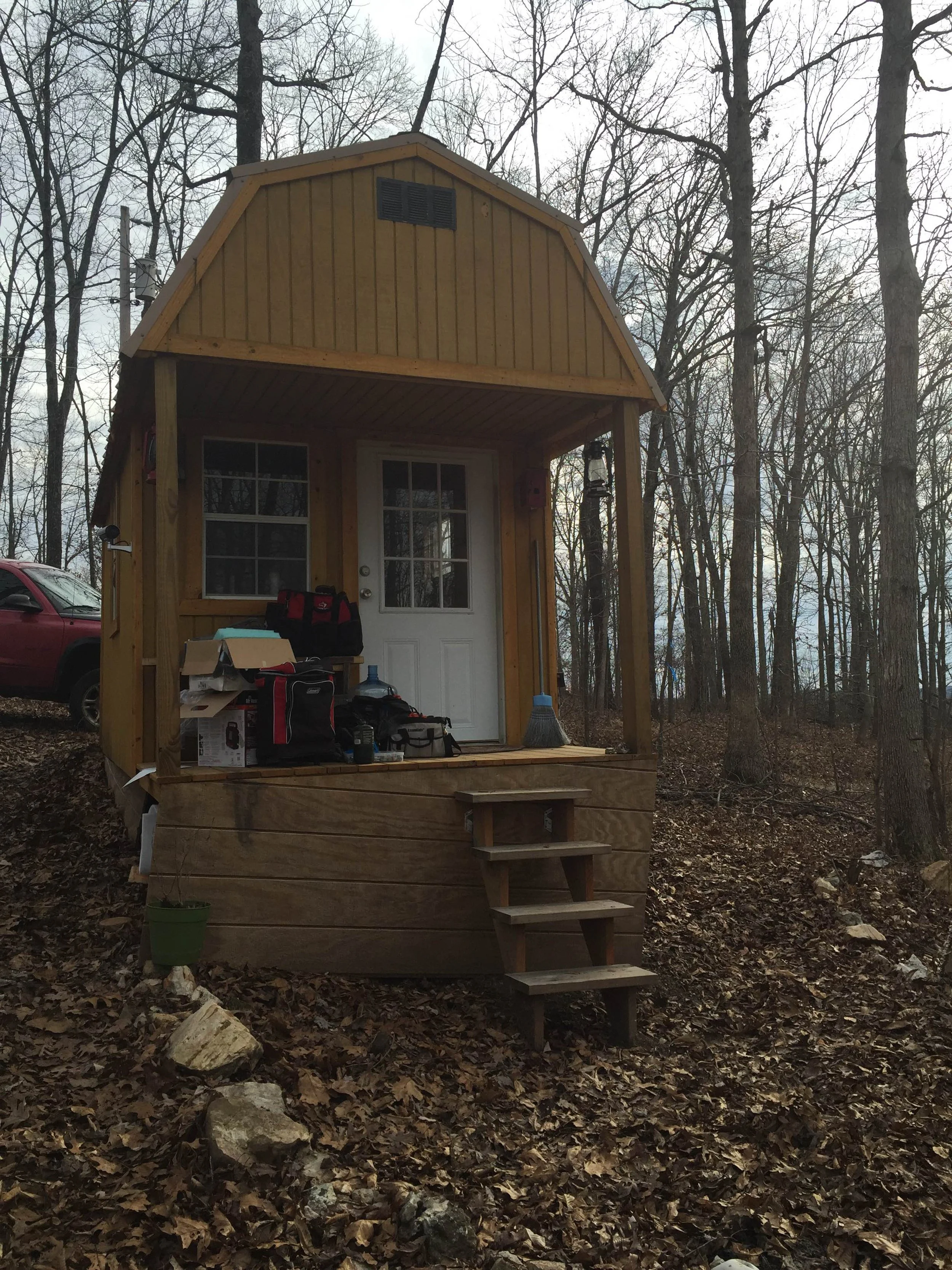 “Our Tiny Cabin” tiny house in Missouri