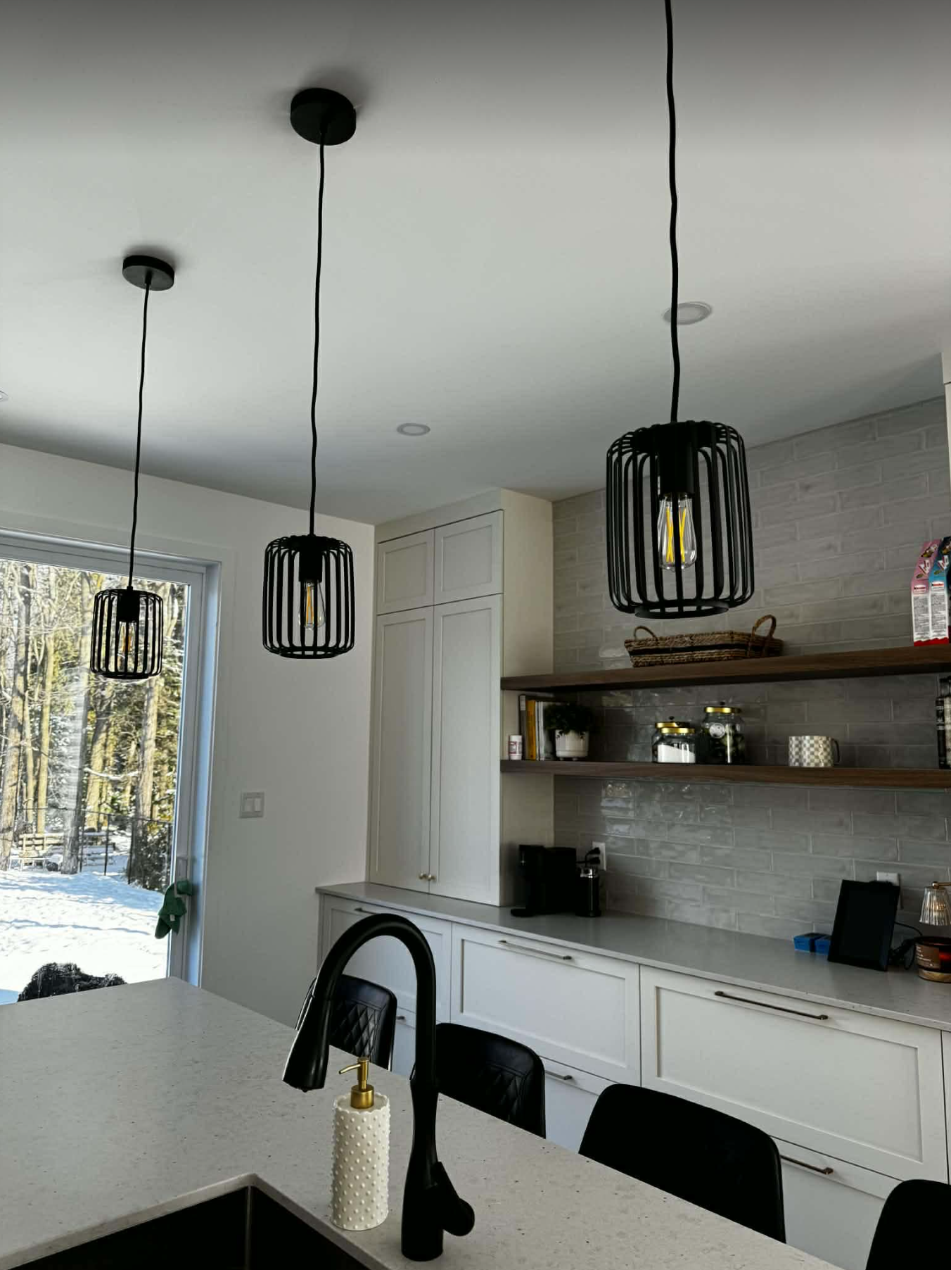 Travaux d’éclairage intérieur résidentiel réalisés par un électricien certifié à Montréal, Laval et environs