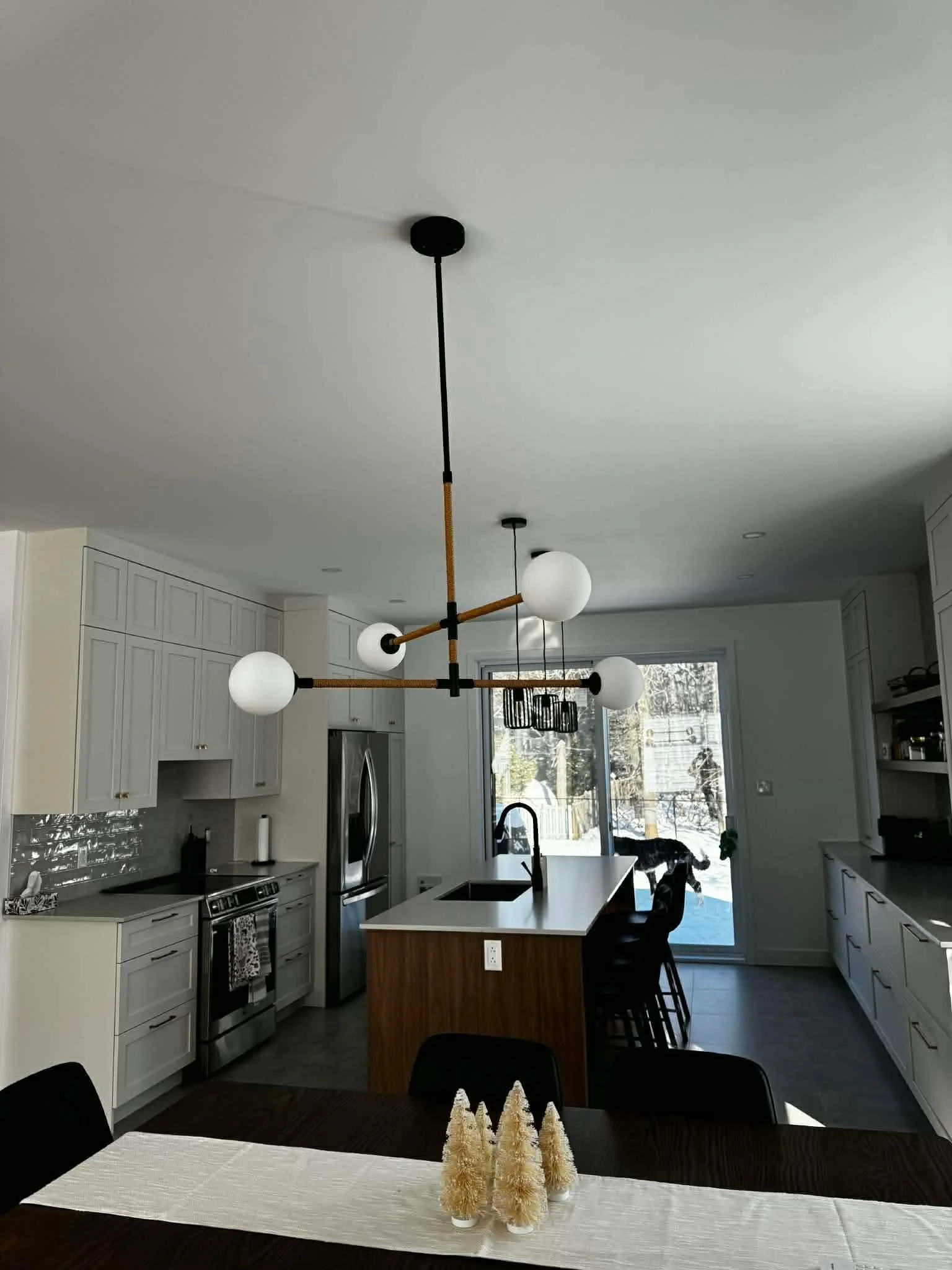 Travaux d’éclairage intérieur résidentiel réalisés par un électricien certifié à Montréal, Laval et environs