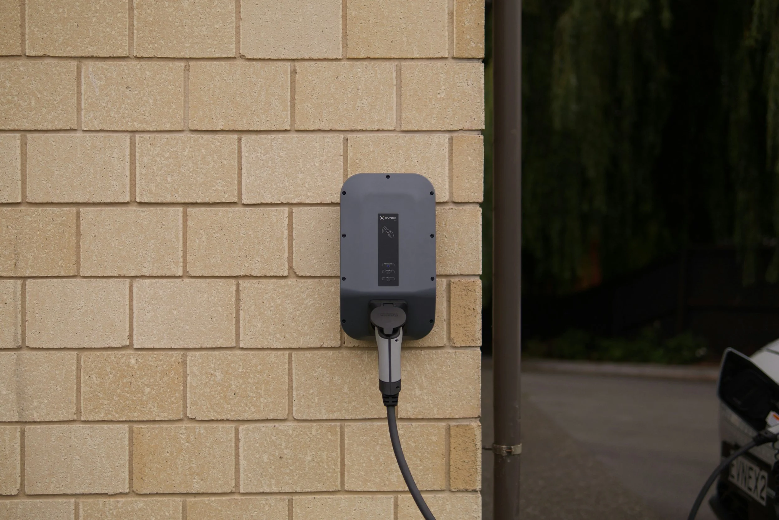 EV car charger wall mounted