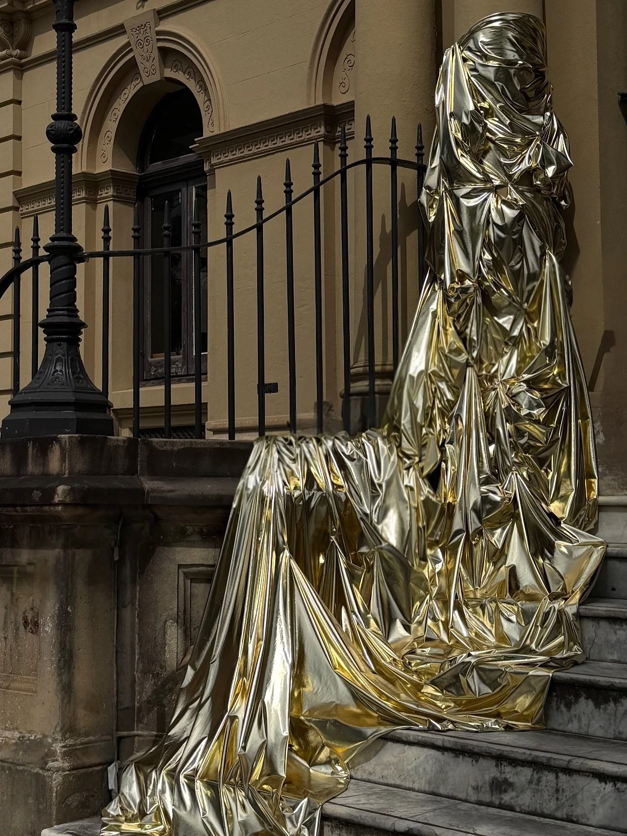 Glebe Town Hall gets a GLOW UP ✨✨

#sydneyweddings #sydneyweddingdraping  #weddingdraping #sydneyflorist  #theflowerwonderer
