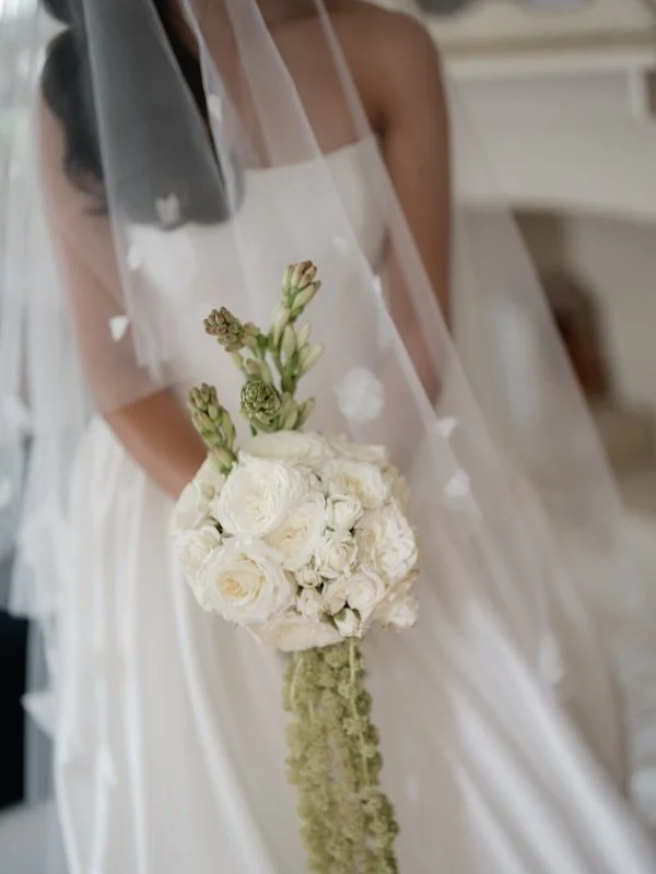 Mary 🤍 
Our Southern Highlands Belle
@ohmymary 

Photographer @mekaweddings 
Venue @somerleys.suttonforest 

#wedding #bride #modernwedding #sydneystylist #sydneyweddingflorist #flowerlovers #weddingflorals #weddingflowers #weddingideas #summerweddi