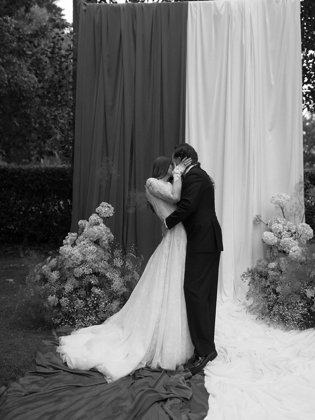 Monochromatic is the moment. Amelia &amp; Matt are the forever 🤍

The Vendor Team -

Florals, Styling Concept + Draping @theflowerwonderer
Photographer @tomcoburn
Content @contentlycaptured
Co-Ordinator @tigressevents
Venue @somerleys.suttonforest
C