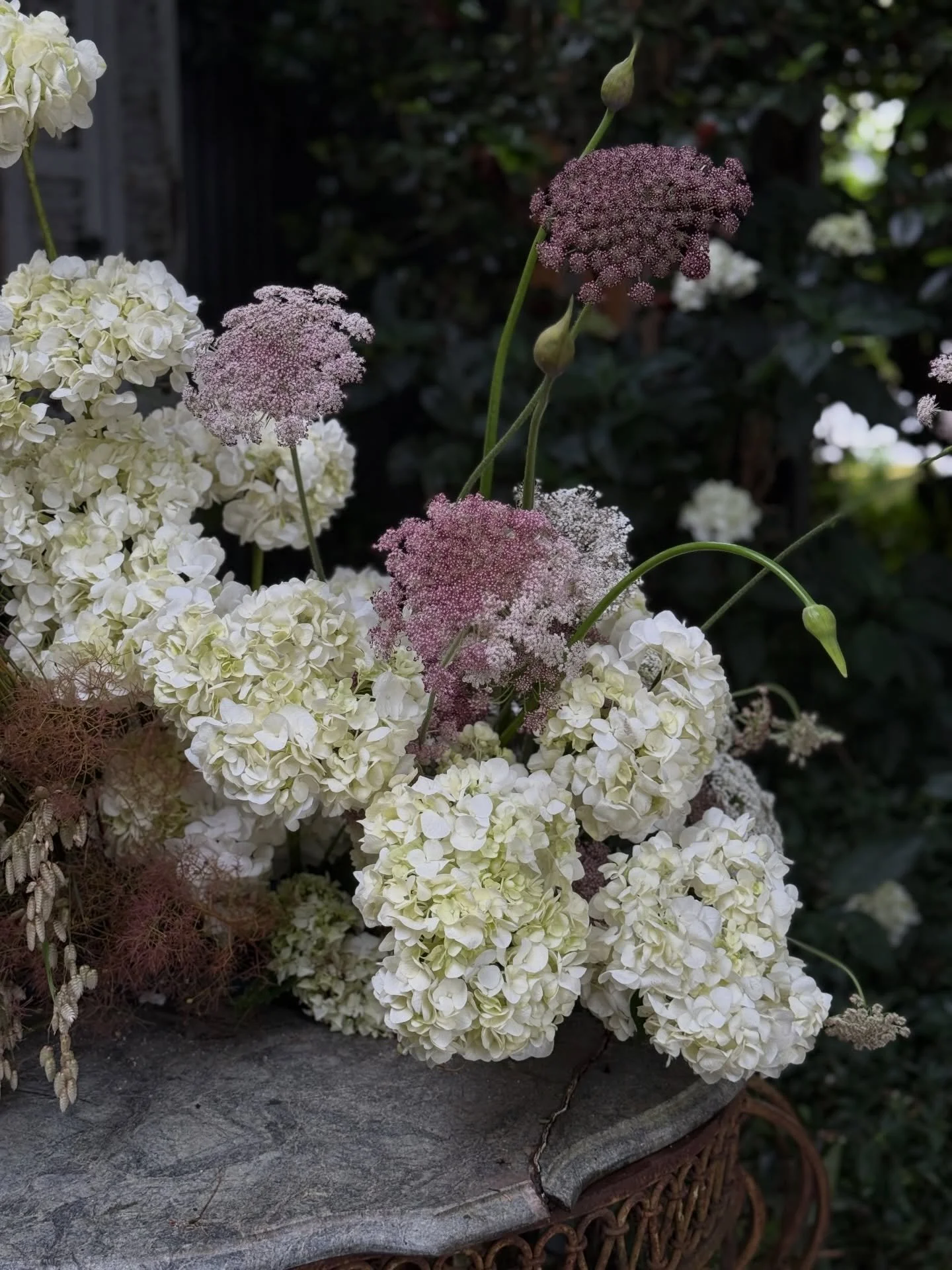 A marquee reception inspired by English Hedgerows and sentimental touches.

Content @contentlycaptured 
Venue @somerleys.suttonforest 

#gardenweddingstyle #sydneyweddingflorist #sydneyweddingstylist #theflowerwonderer #luxebride