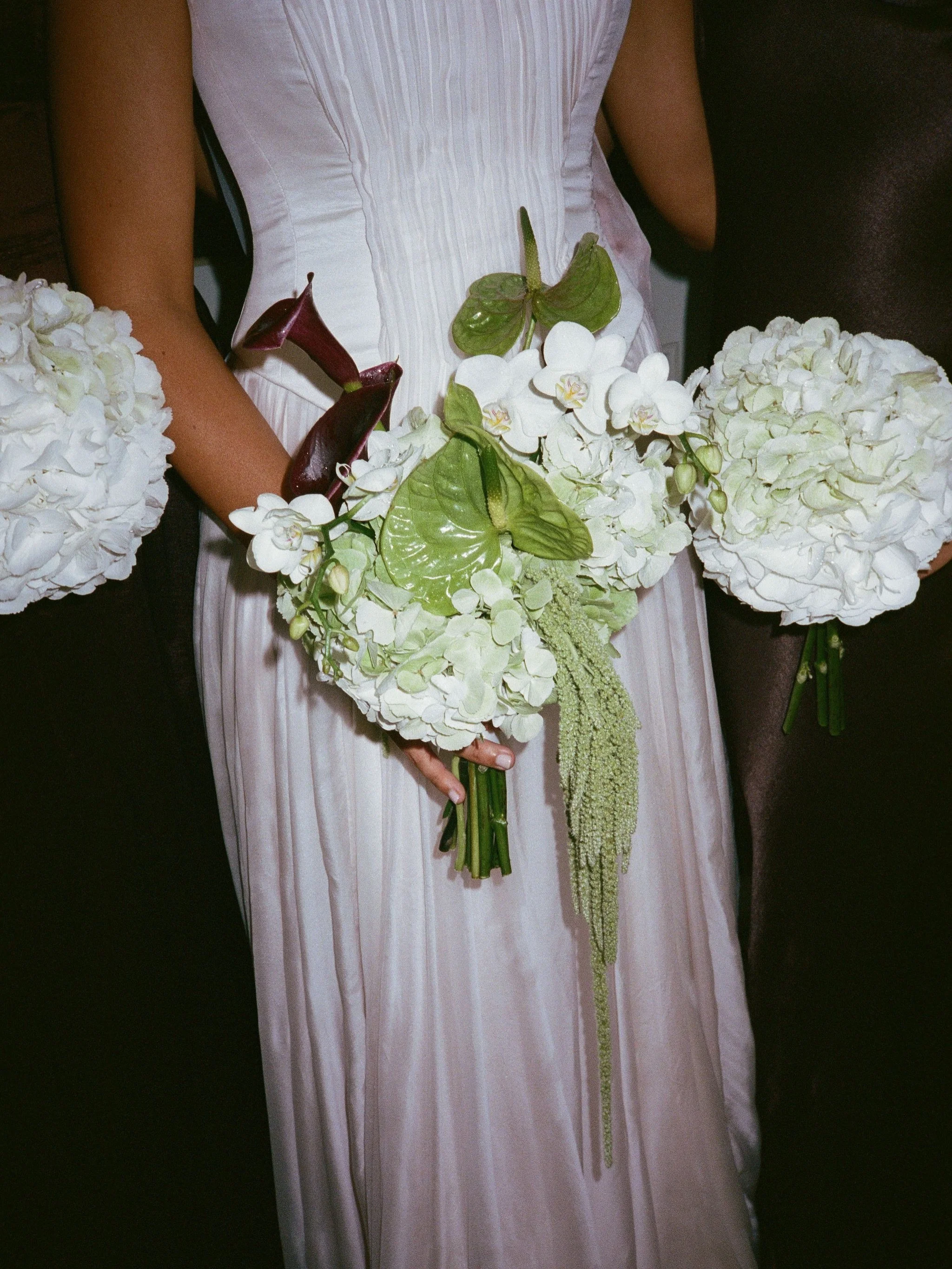 Natalies Bouquet. The perfect colour combination to sit against her delicate blush tint gown 🩰