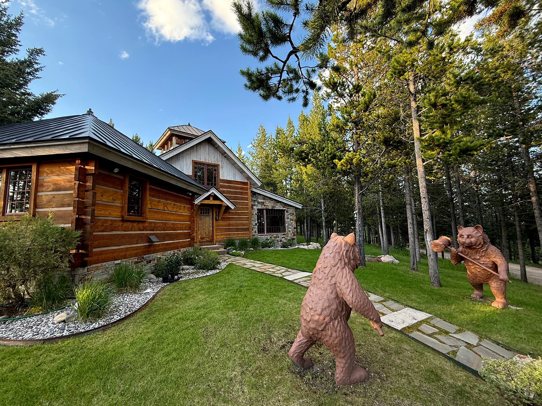 121_Old_Toby_Road_View_GuestHouse_Bears2.png