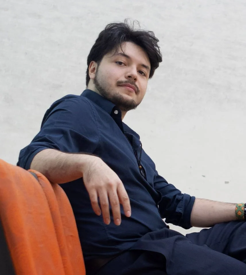 💥 ESTEBAN JARAMILLO
Screenplay Writer, Sound Engineer

Esteban is a writer and sound engineer living in Te Whanganui-a-Tara, Wellington contributing to the film and theatre community in Wellington by working and developing projects with Squash Co Ar