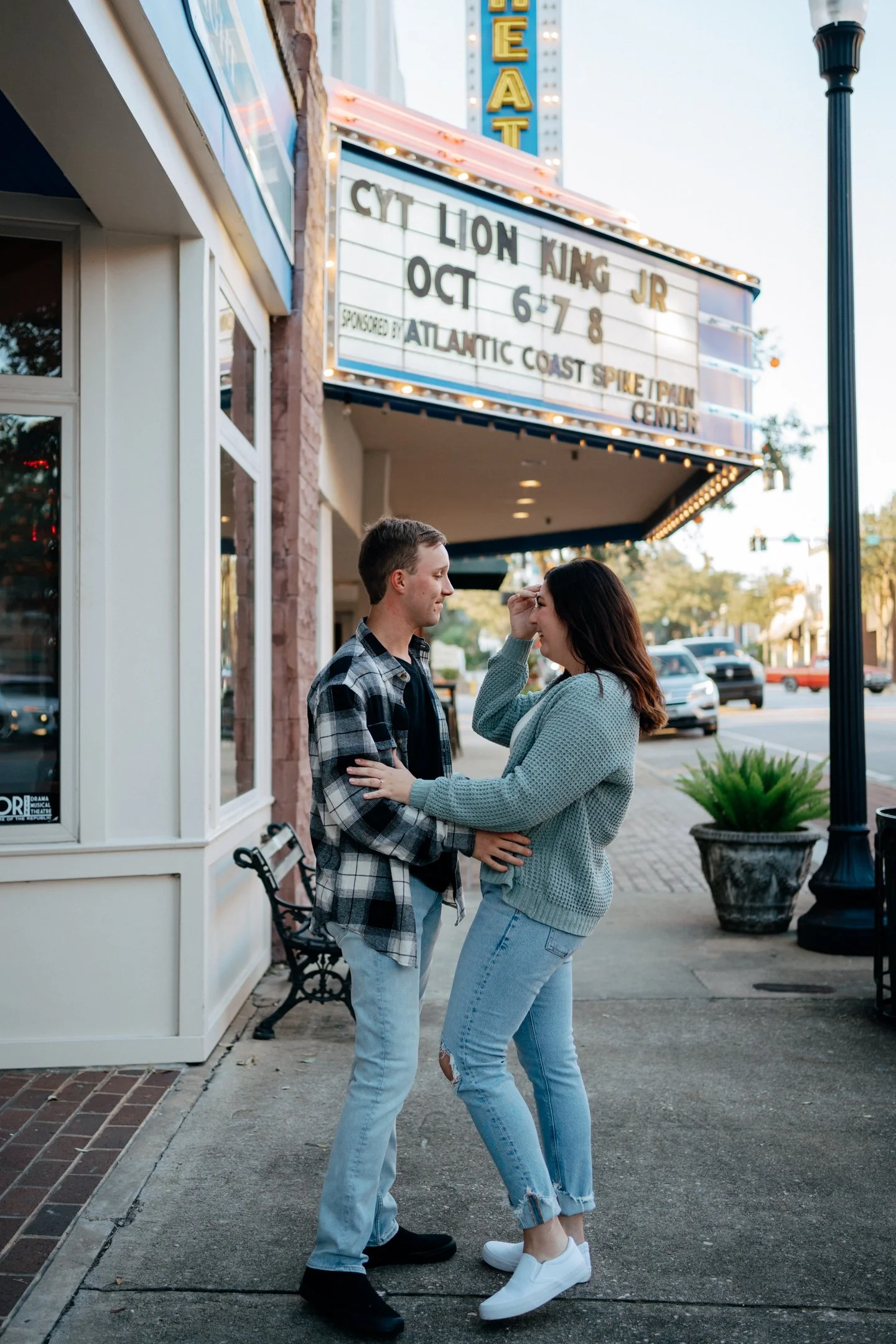 conway-south-carolina-engagement-couple-theatre-of-the-republic-carly thompson photography.jpg