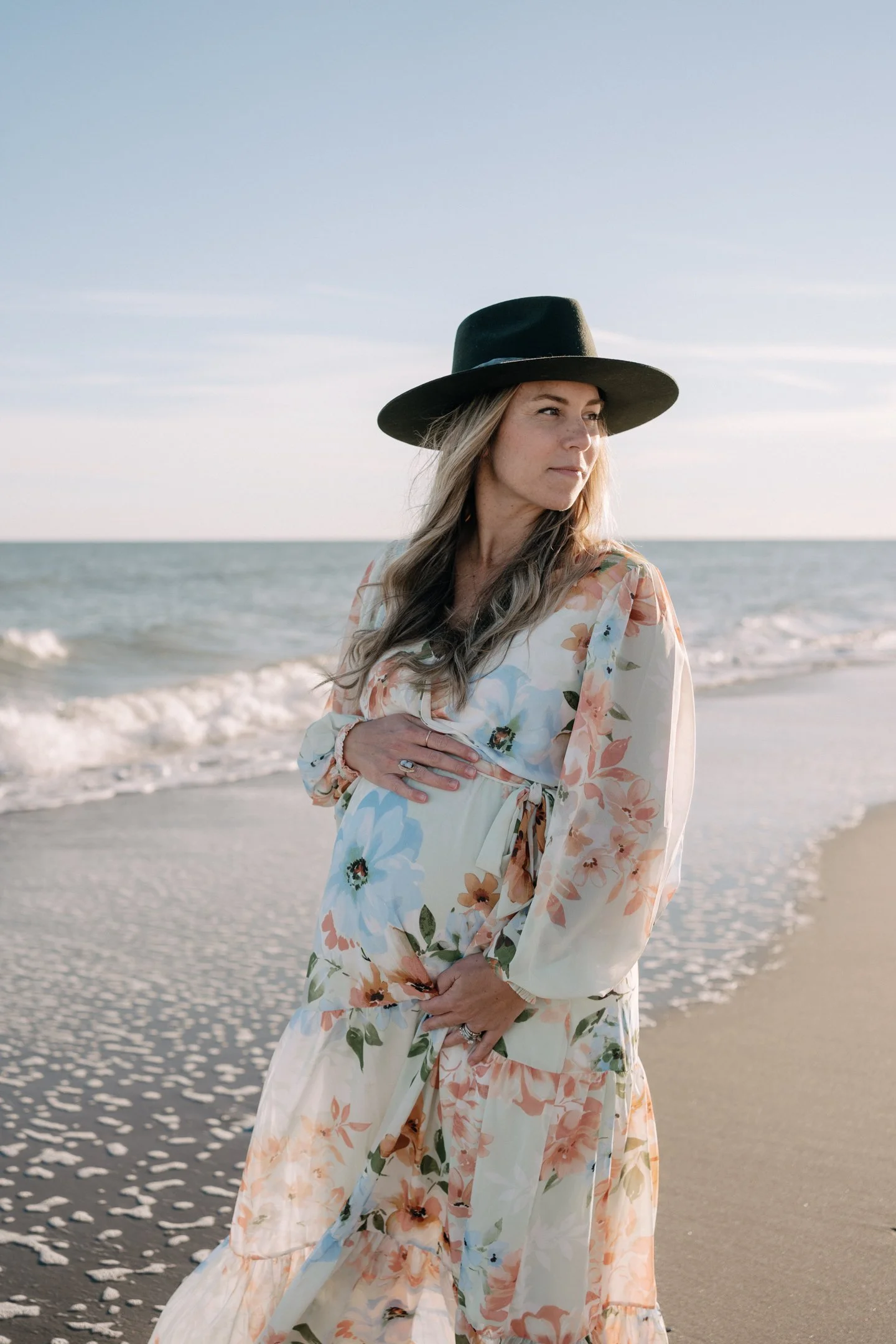 myrtle-beach-family-maternity-sunset-carly thompson photography.jpg