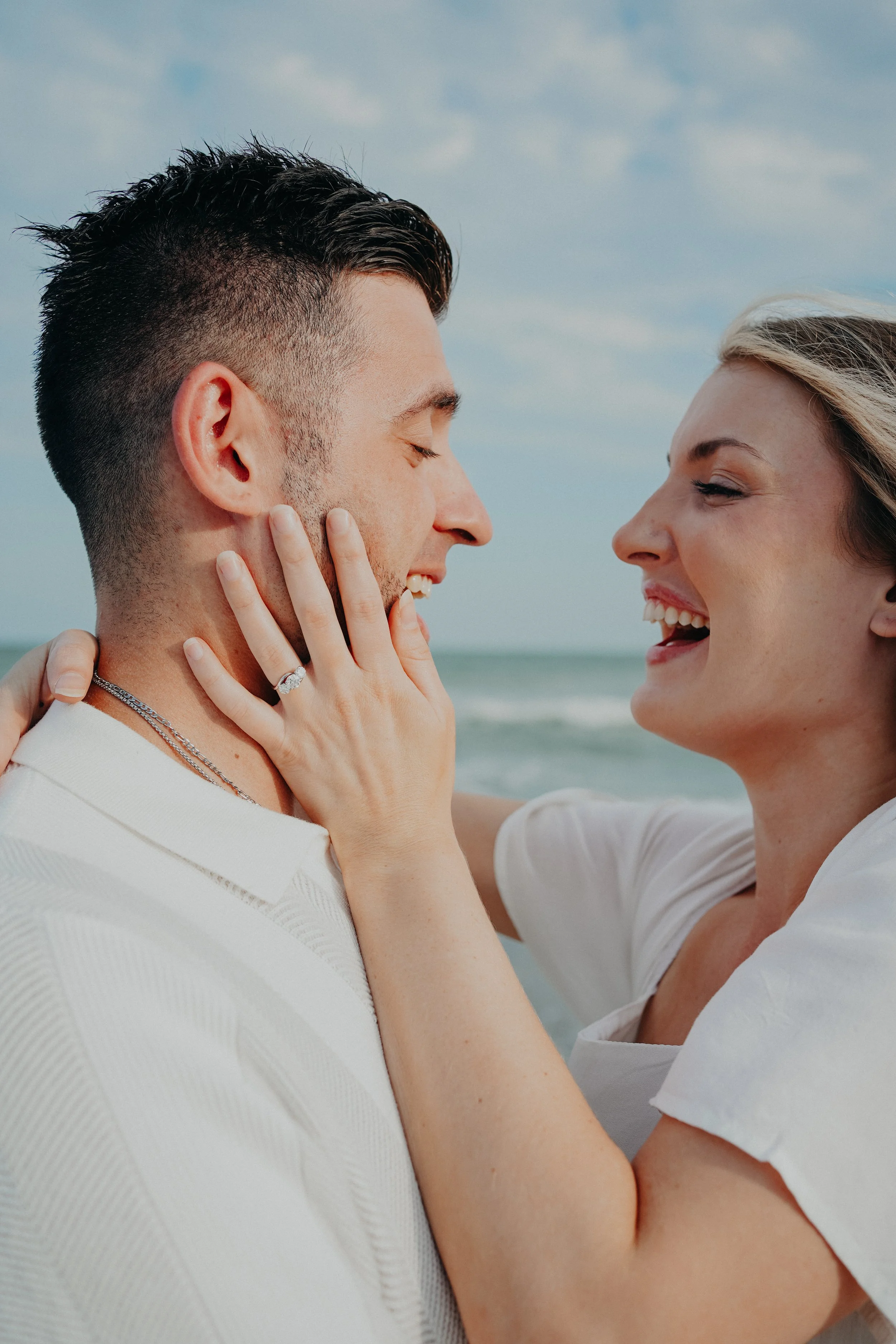 myrtle-beach-engagement-ring-candid-carly thompson photography.jpg