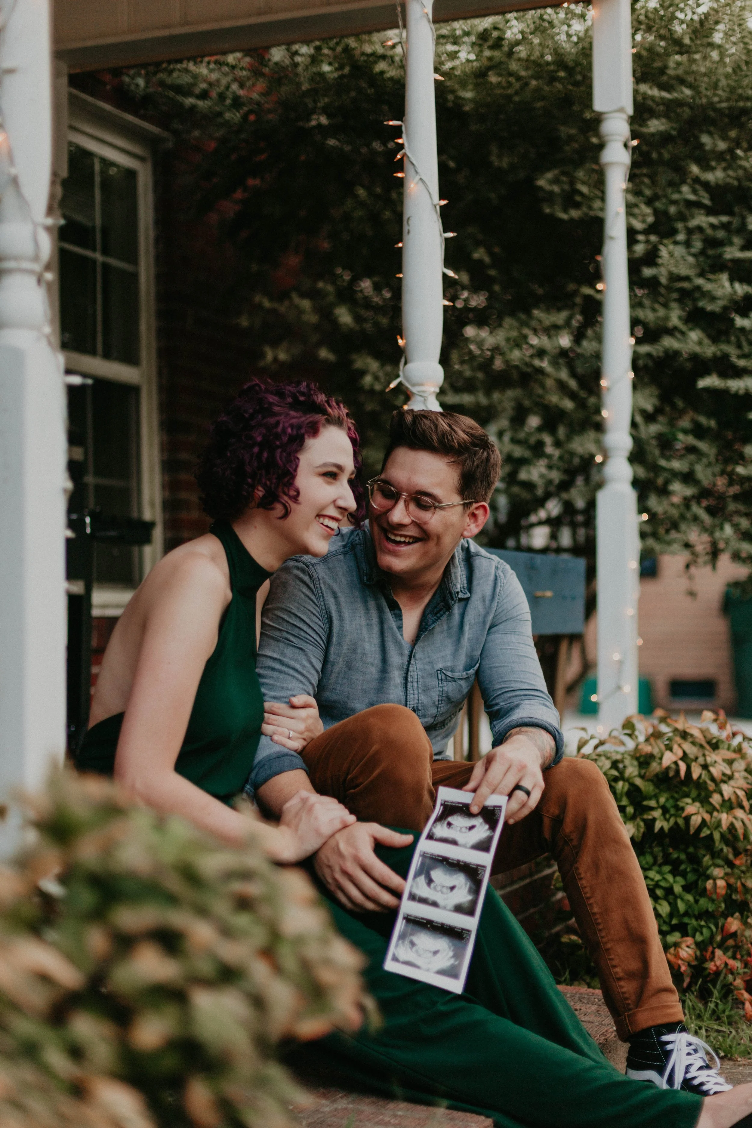 conway-south-carolina-pregnancy-announcement-ultrasound-porch-home-carly thompson photography.jpg.jpg