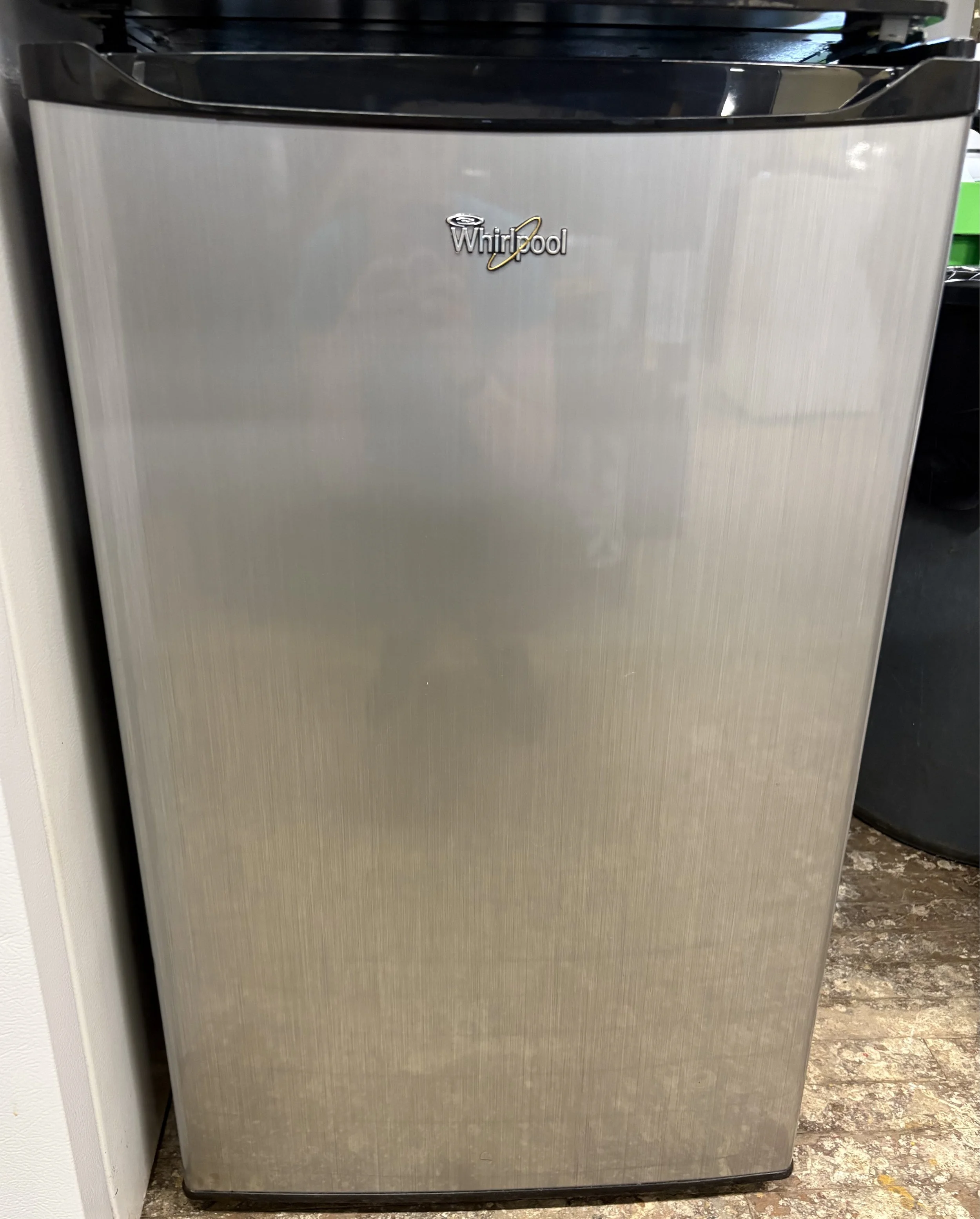 Whirlpool Mini Fridge #1141