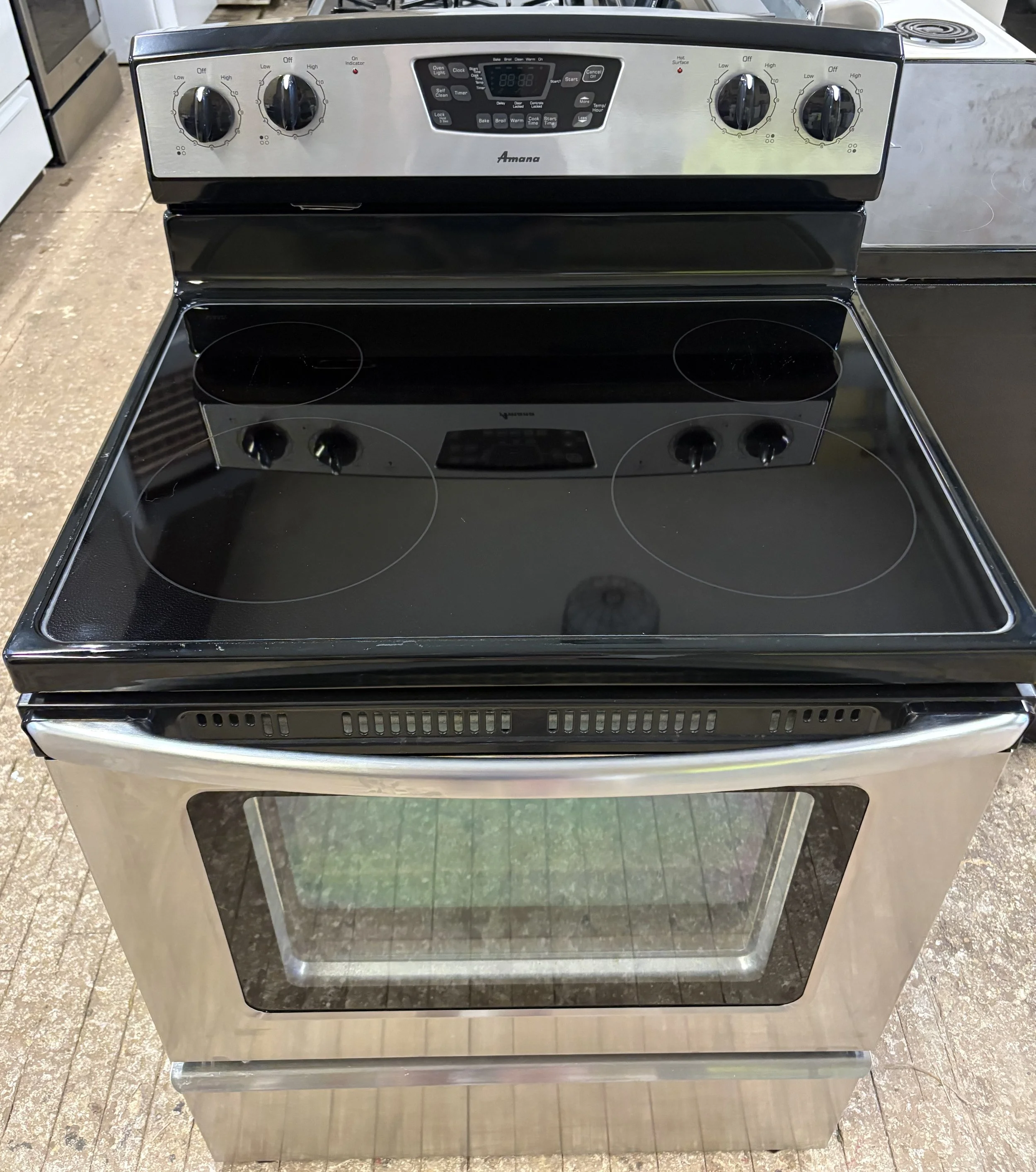 Amana Glass Top Electric Stove #1139