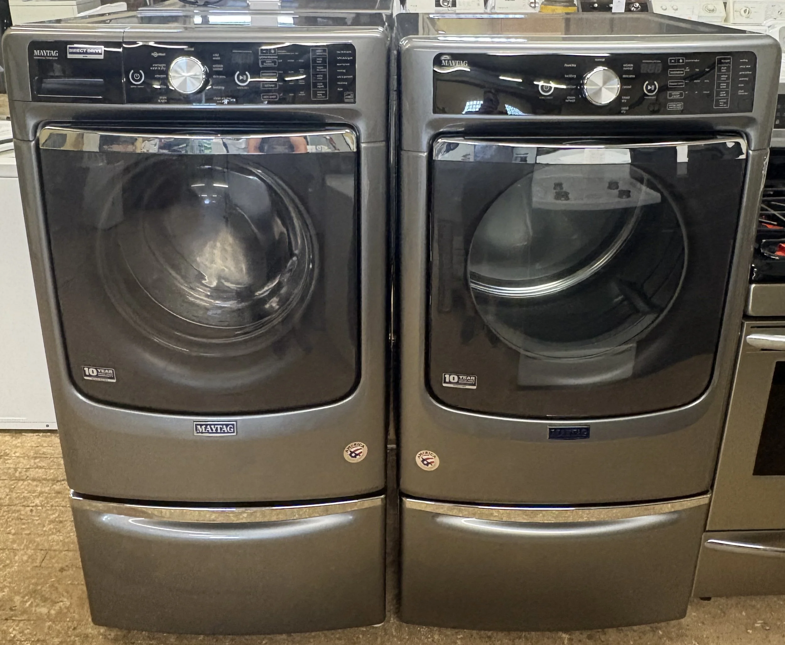 Maytag Front Load Washer & Gas Dryer Set #1173-1182