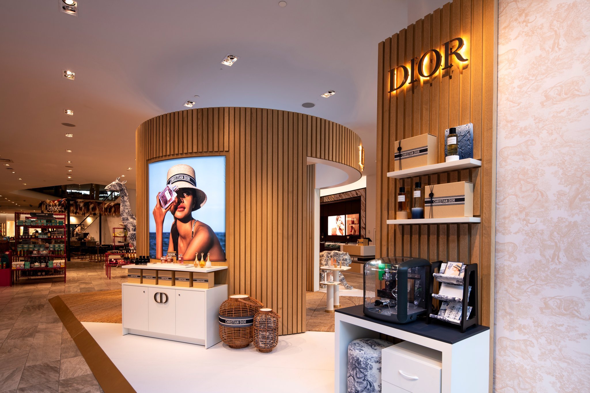 Park_Creative_Studio_Dior_Dioriviera-Toronto_Pop-Up-Holt_Renfrew-11.jpg
