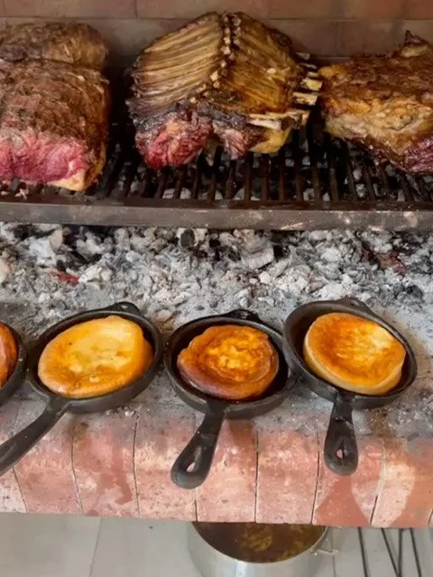 Palacio con 6 habitaciones. Terraza, bar, jacuzzi, y parrilla al aire libre. Disponible para alquiler. Link en bio!