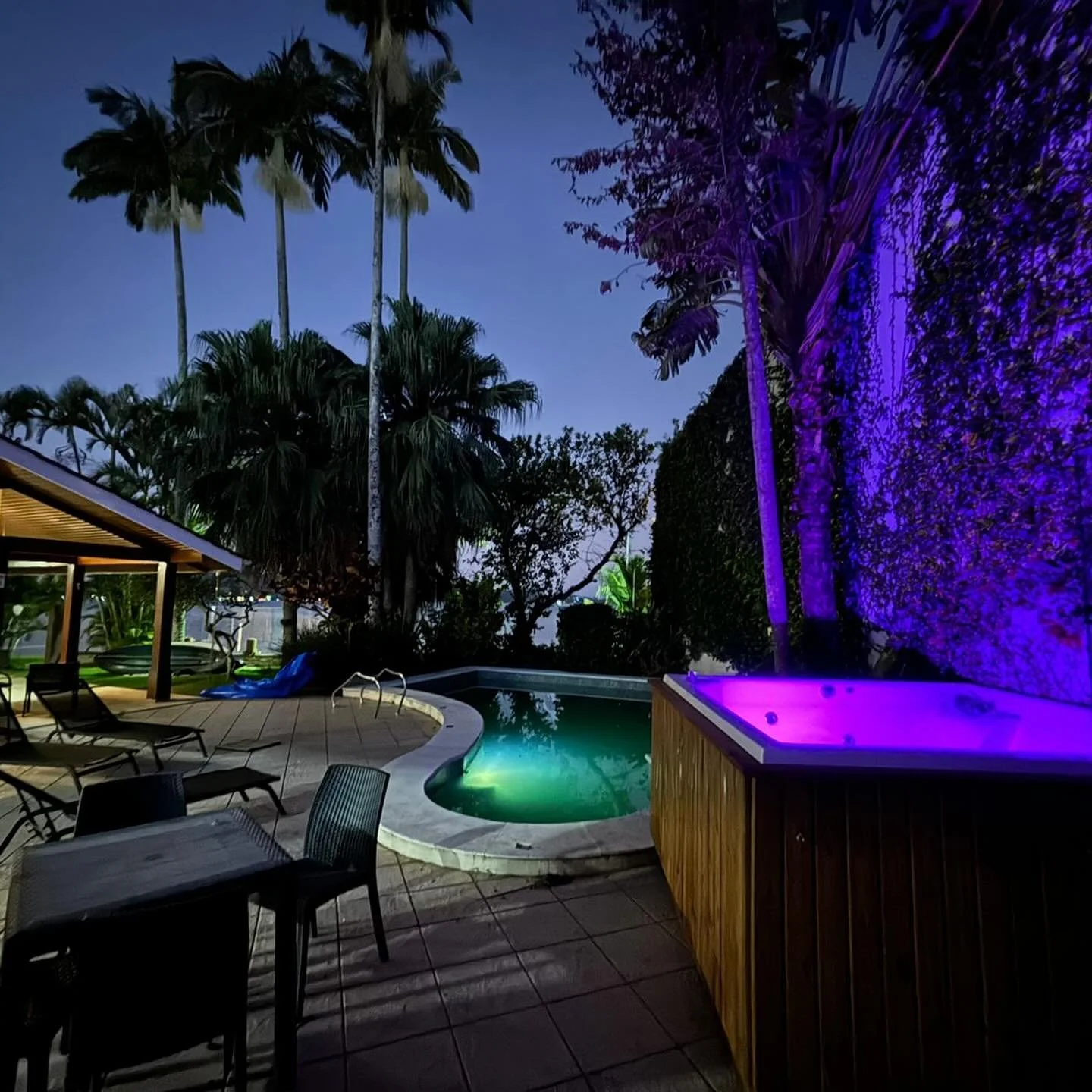 Mansion on the Lake. Disponible para alquiler. Link en bio!