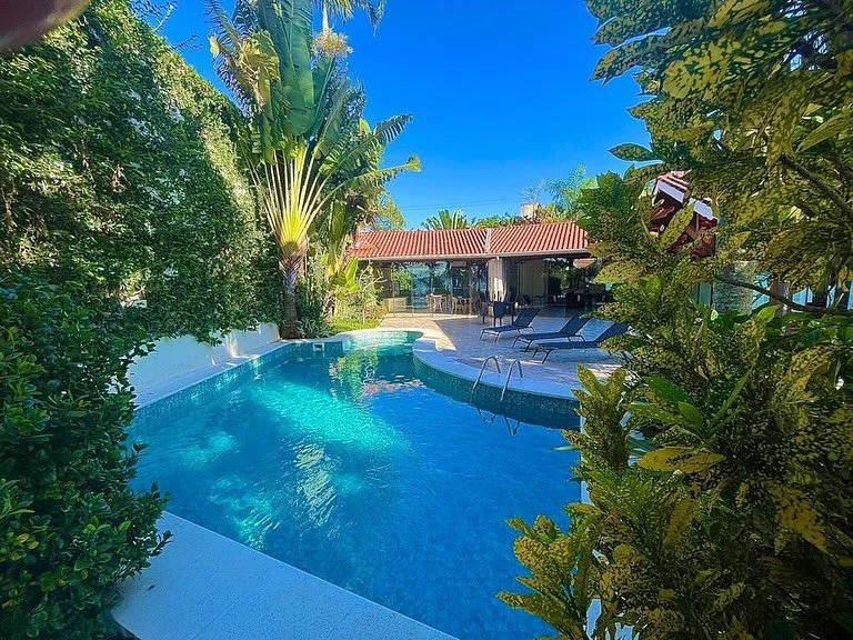 Mansion on the Lake. Info en Bio!