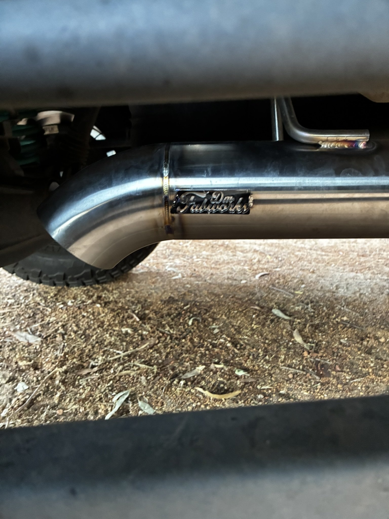 Custom NP300 Navara diff dump unit, custom exhaust  