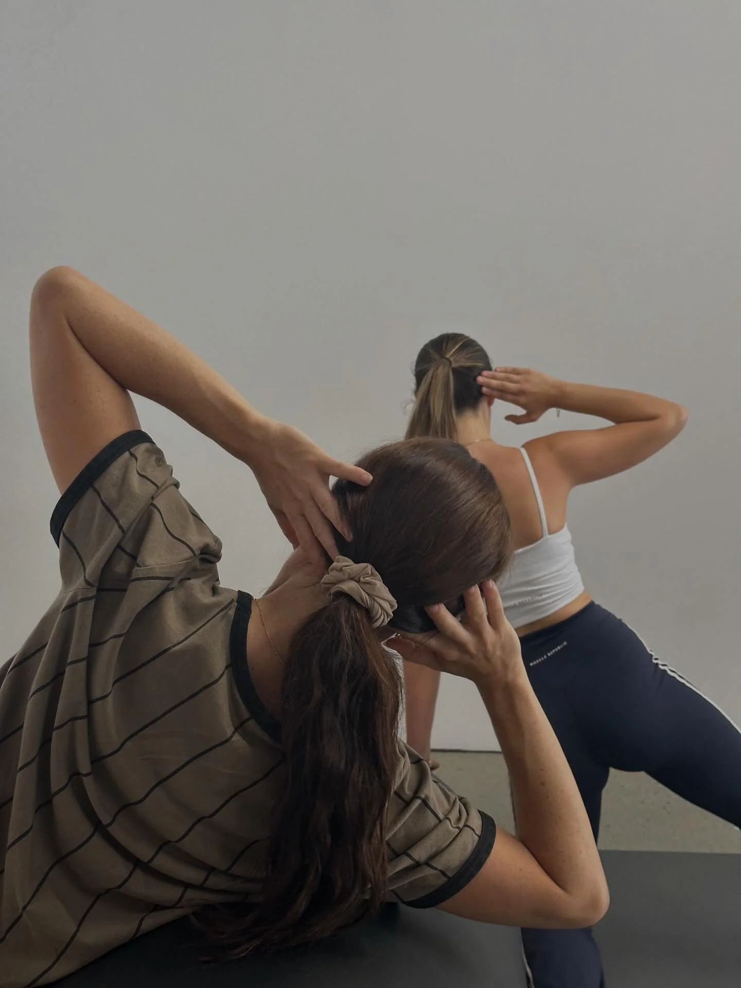 Two bodies. Two apparatuses. Both exploring lateral flexion with intention, control &amp; support, in a way that supports &amp; challenges each body where it&rsquo;s at.