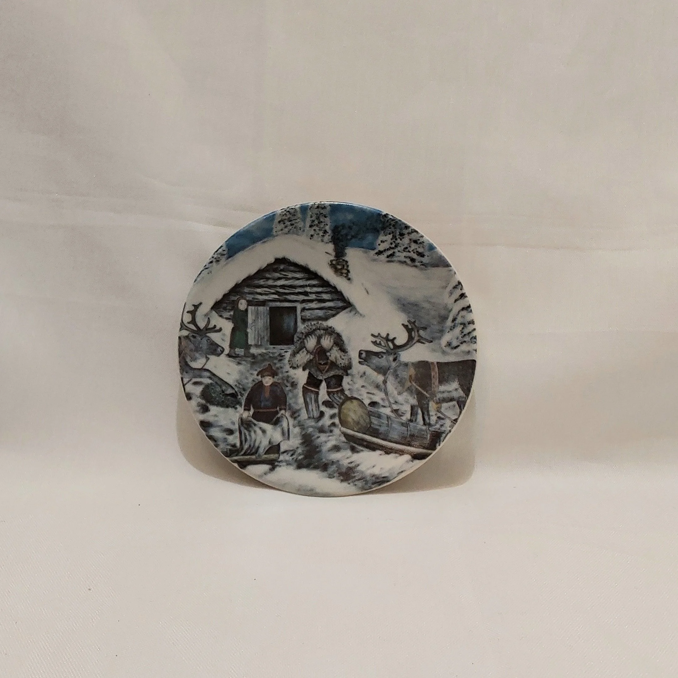 Arabia, "Suurikokoinen mies" seinälautanen 1981