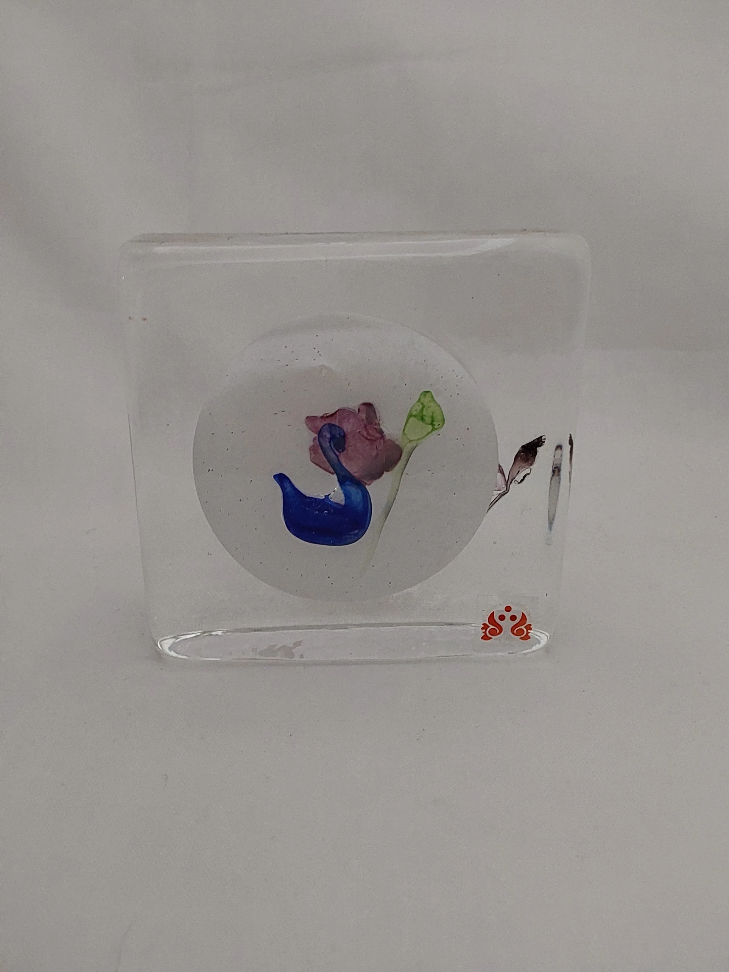 Lasinen koriste-esine