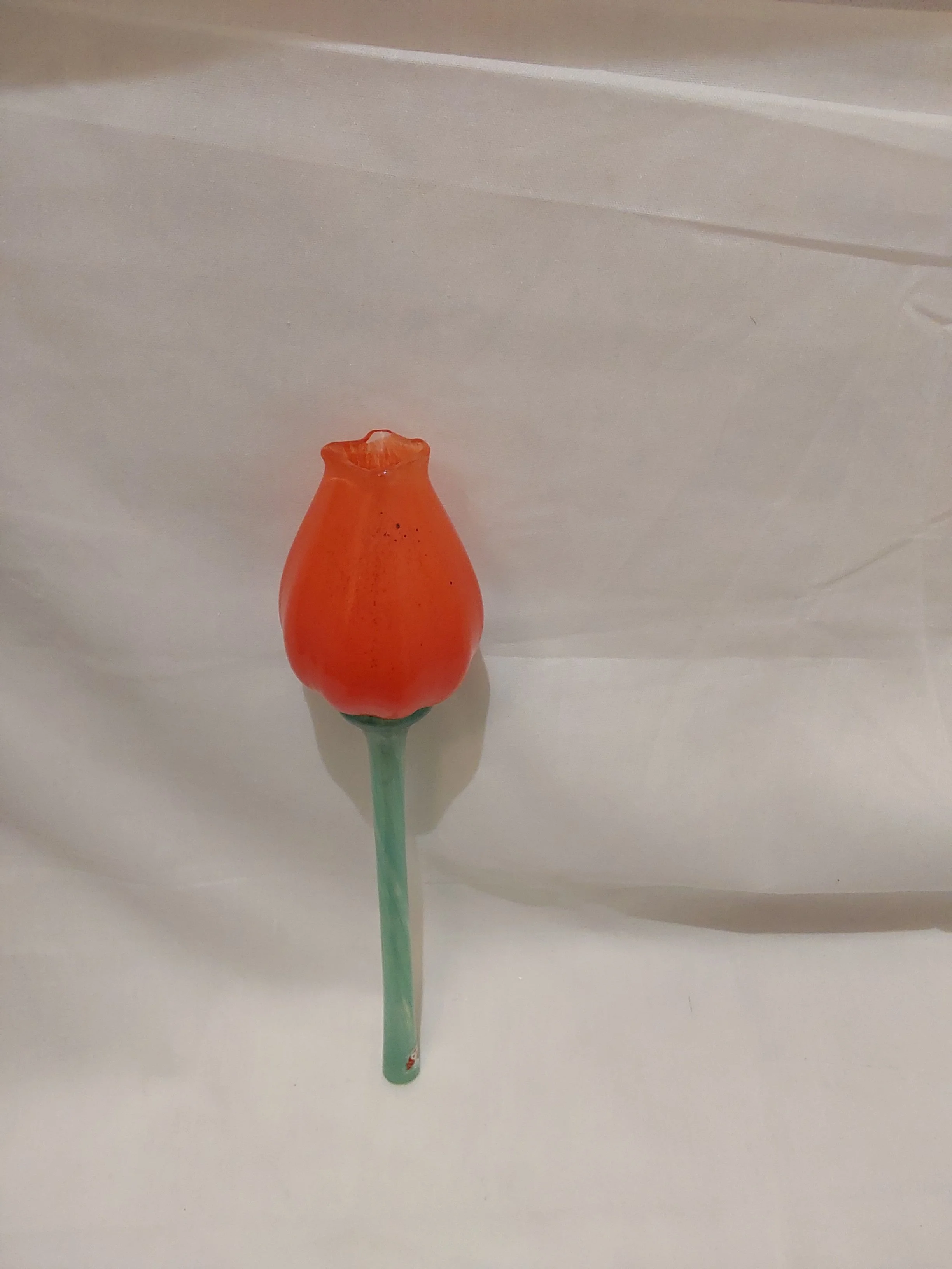 Studiolasi - Punainen lasitulppaani