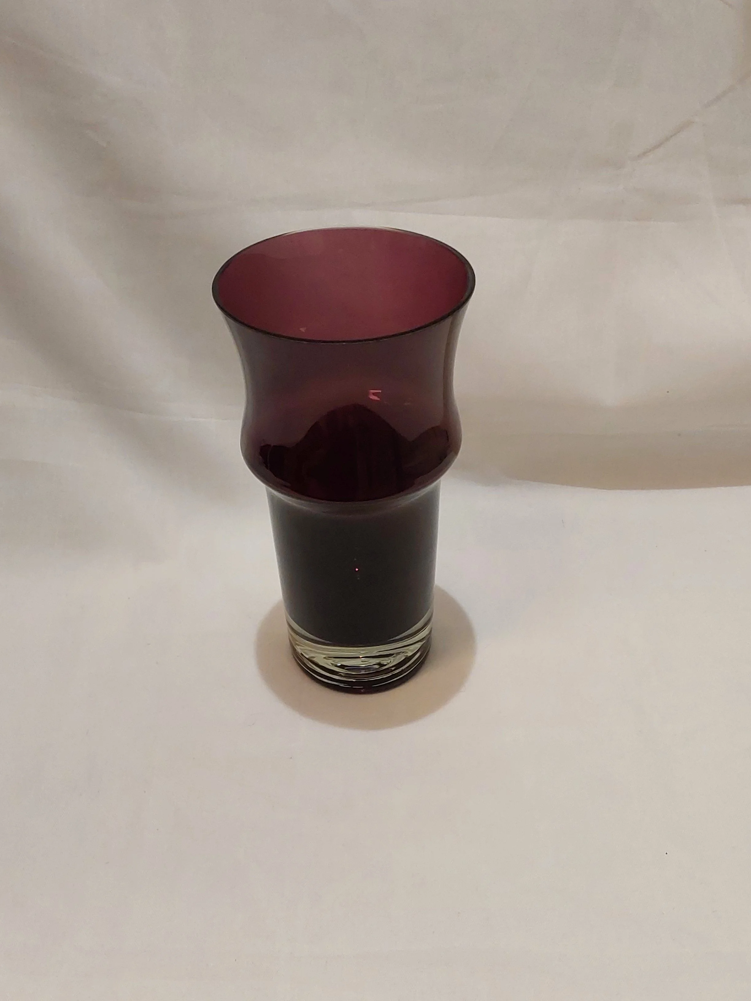 Tamara Aladin - Lila maljakko