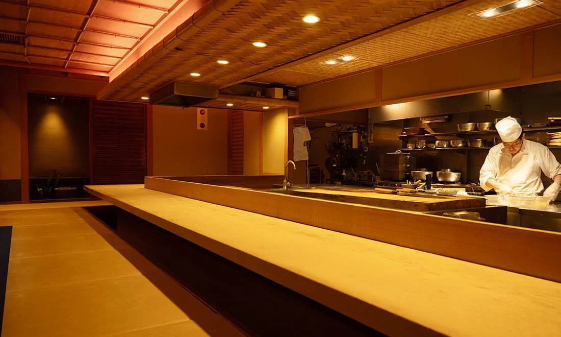 1F (Counter Seats)