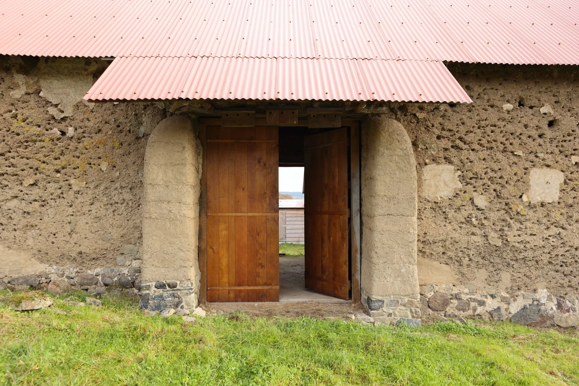 1_Barn_Doors.JPG