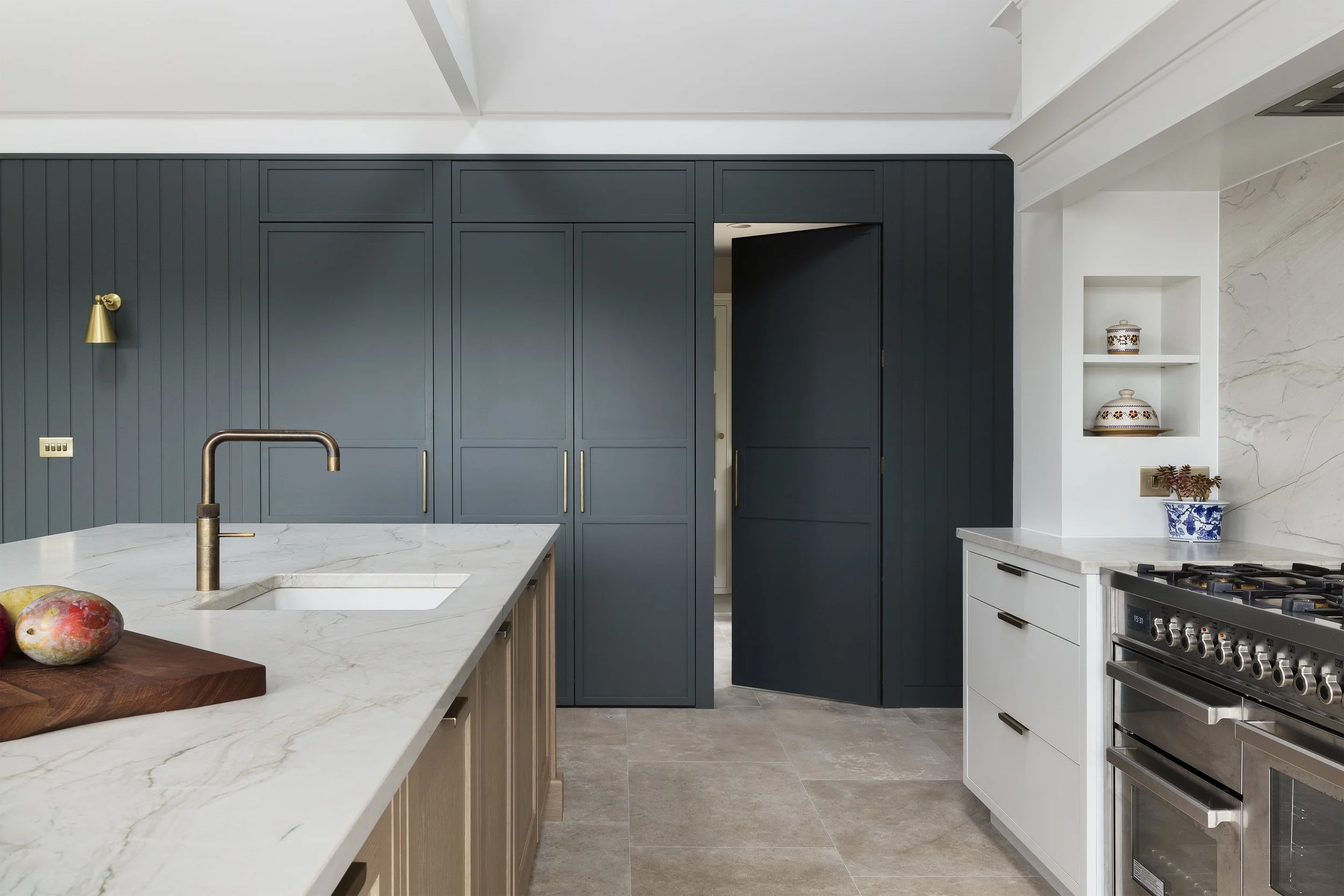 _L1A0209 landscape door open.jpg