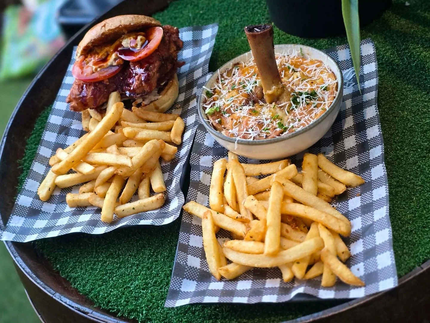 Our 𝙀𝙓𝙋𝙍𝙀𝙎𝙎 𝙇𝙐𝙉𝘾𝙃 is 𝗕𝗔𝗖𝗞 🏃&zwj;♂️

ONLY $15 💥 READY in 15 mins

This month&rsquo;s line-up:
🥧 Lamb Shank Pie &amp; Chips
🍔 Southern Fried Chicken Burger with a cream cheese spread &amp; gochujang sauce. Served with Chips

📅 Wedn