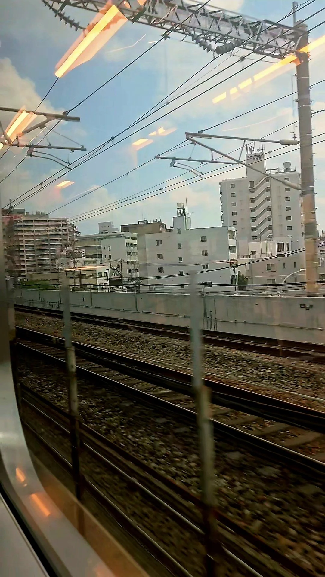 train2.jpg