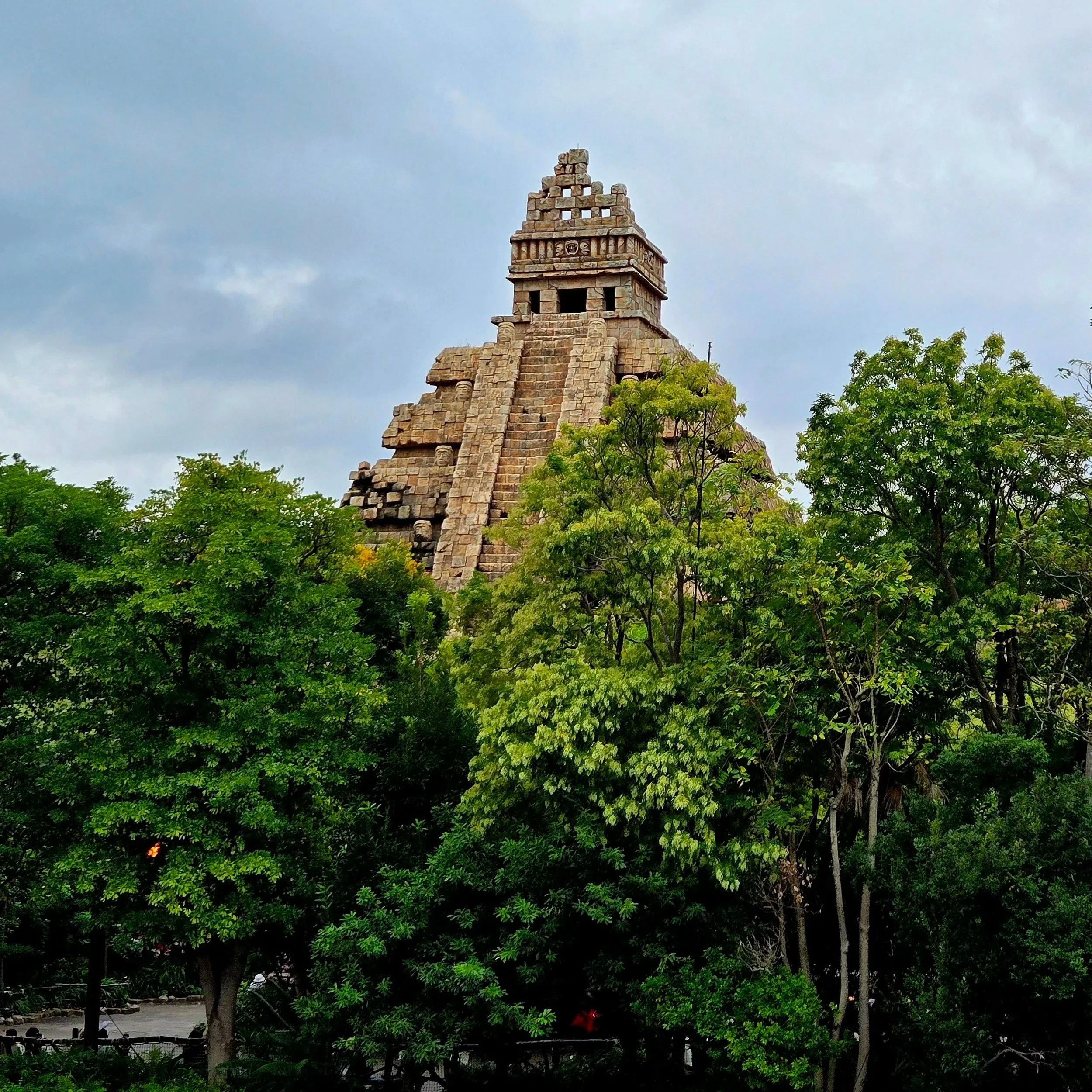Disneysea-Indiana-jones.jpg