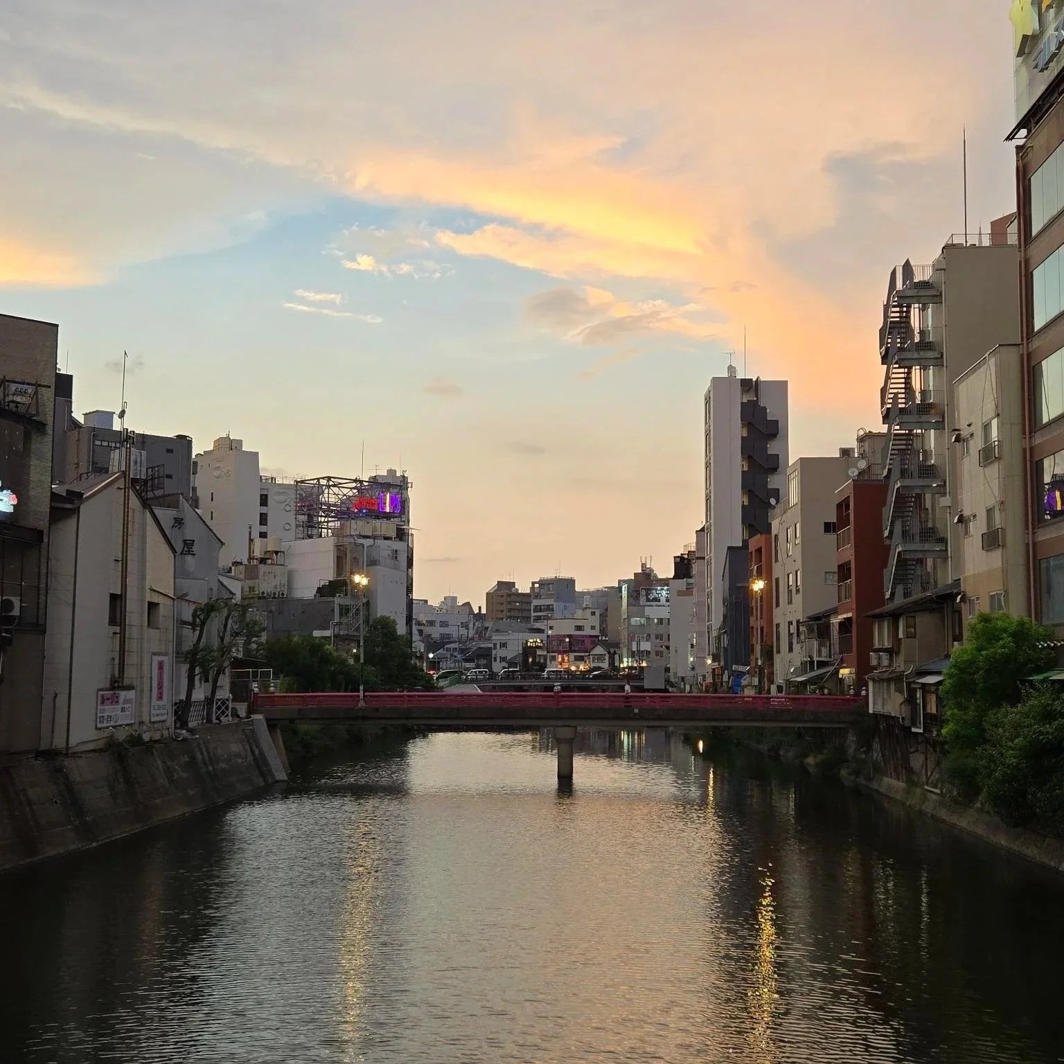 canal-city-fukuoka-sunset.jpg