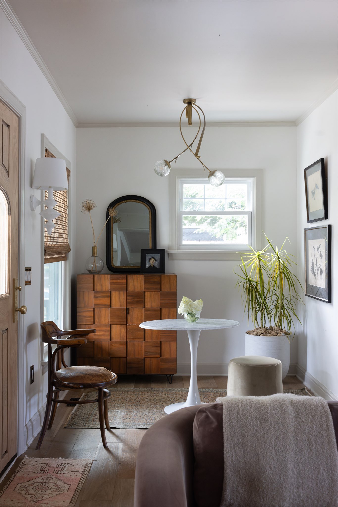 Cozy Elegance: How to Create a Warm and Welcoming Interior for Fall
