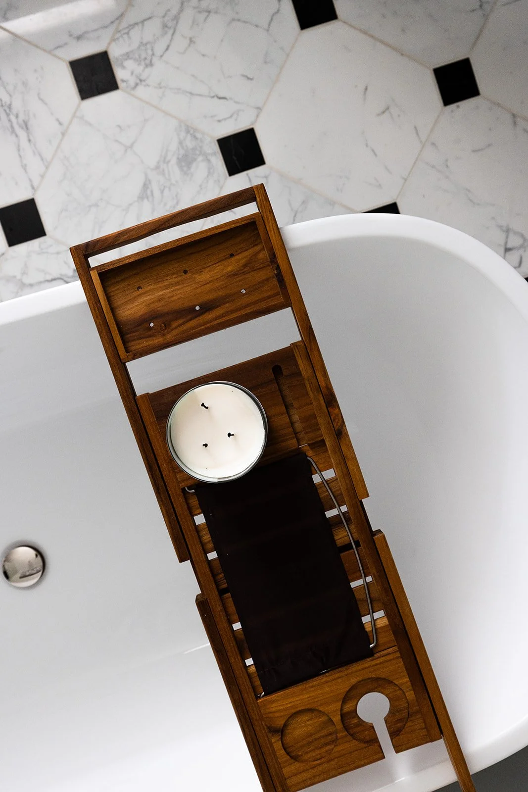 Swanky Bolt Studios - 20511 Morewood - Details-11.jpg