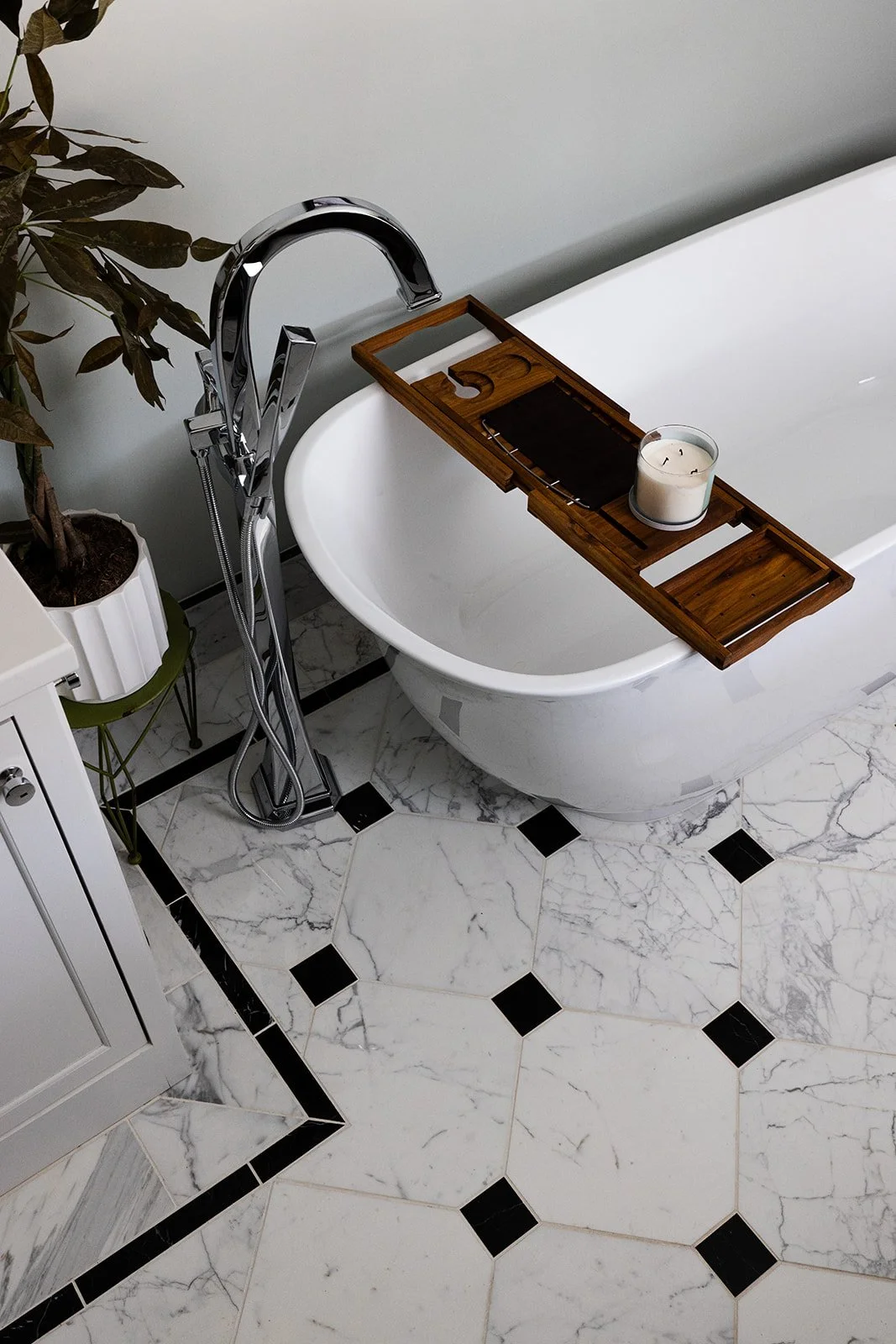 Swanky Bolt Studios - 20511 Morewood - Details-10.jpg