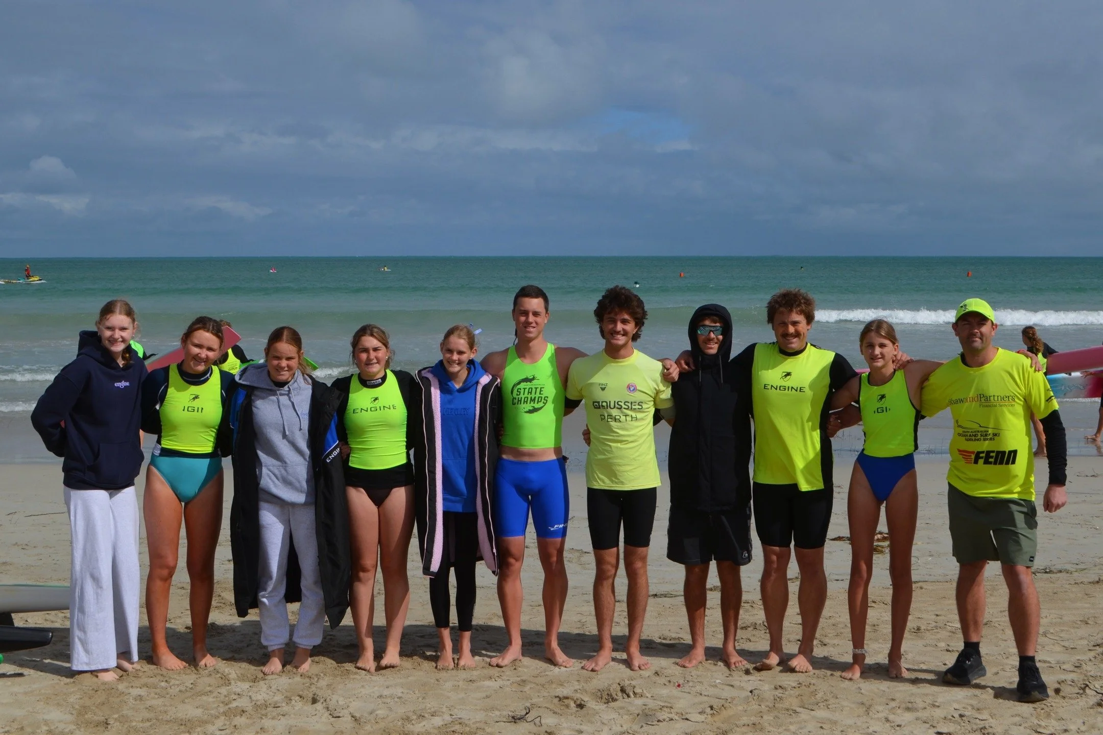 🚌 HENLEY TEAM ON THE ROAD 

Henley's blue and white ladder cap was worn with pride by our HET squad and senior competitors at the weekend's surf carnival at Robe. 

Cool conditions, lots of smiles 😎

The team had a great hit out, including: 
➡️ 4th