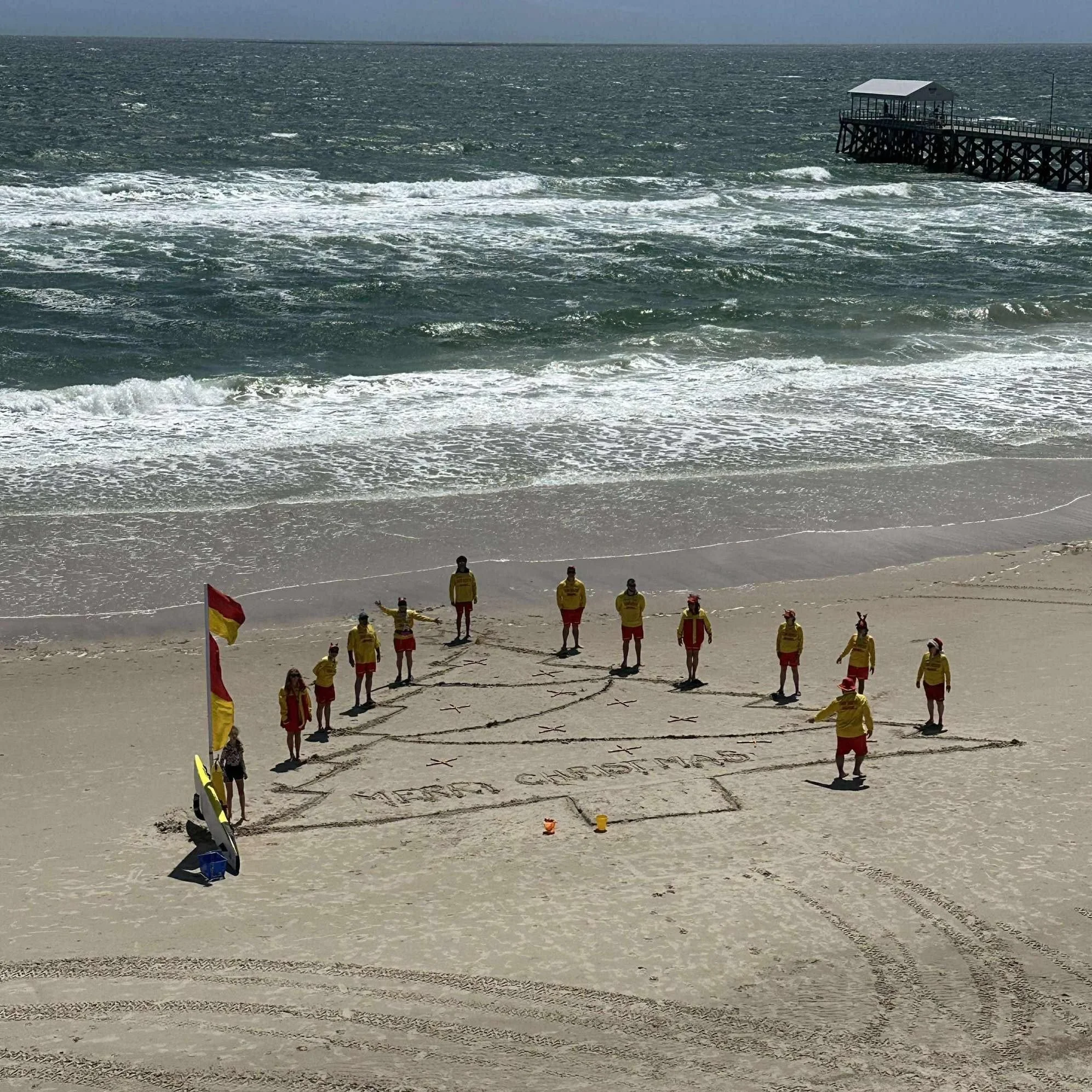 🎄 MERRY CHRISTMAS 2025

We wish all members of our community a safe and festive Christmas Day. 

A handful of our friendly lifeguards will be on patrol for a few hours after 2pm today.