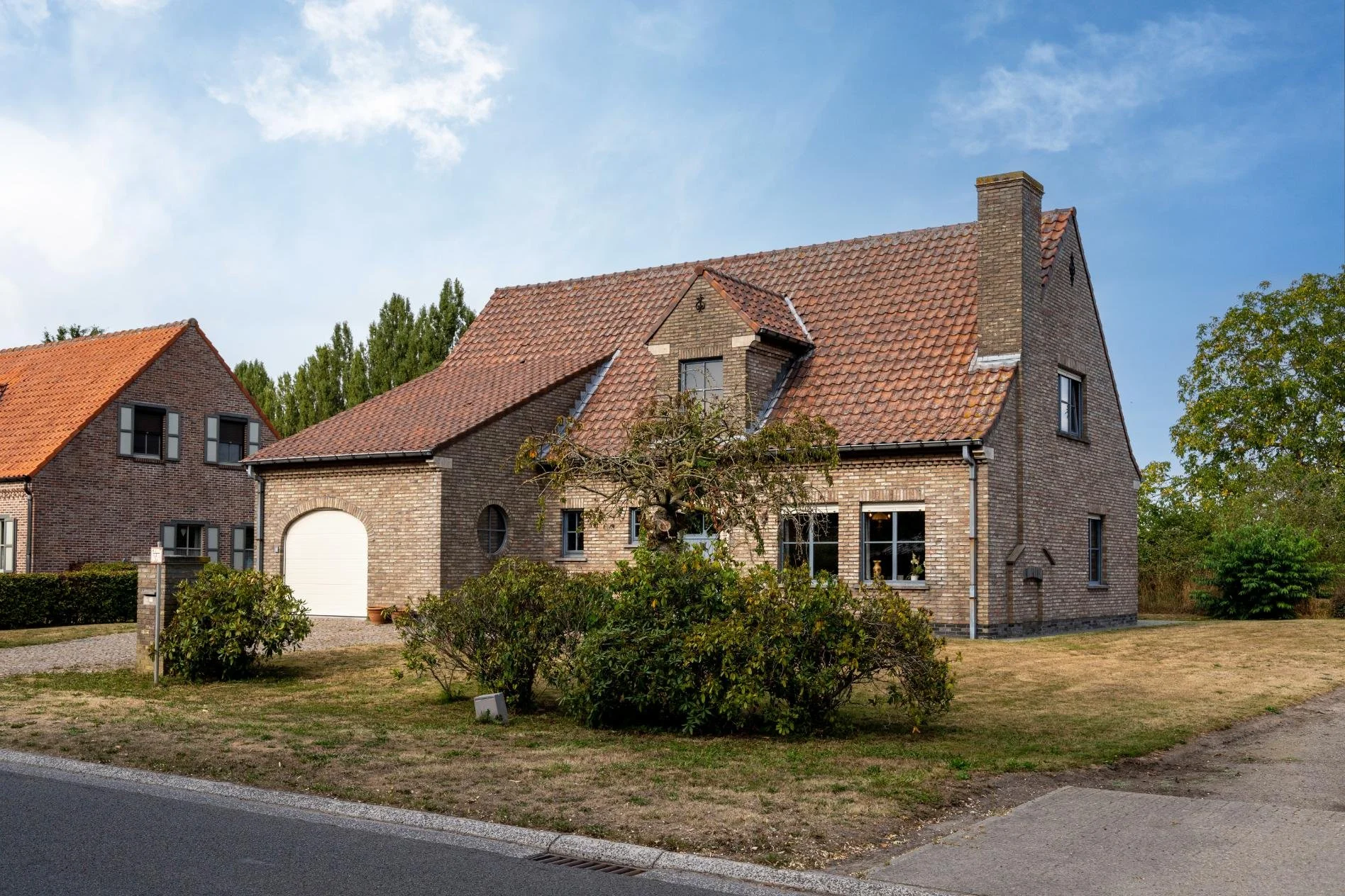 Gevelfotografie van een alleenstaande woning in Gent-Brugge