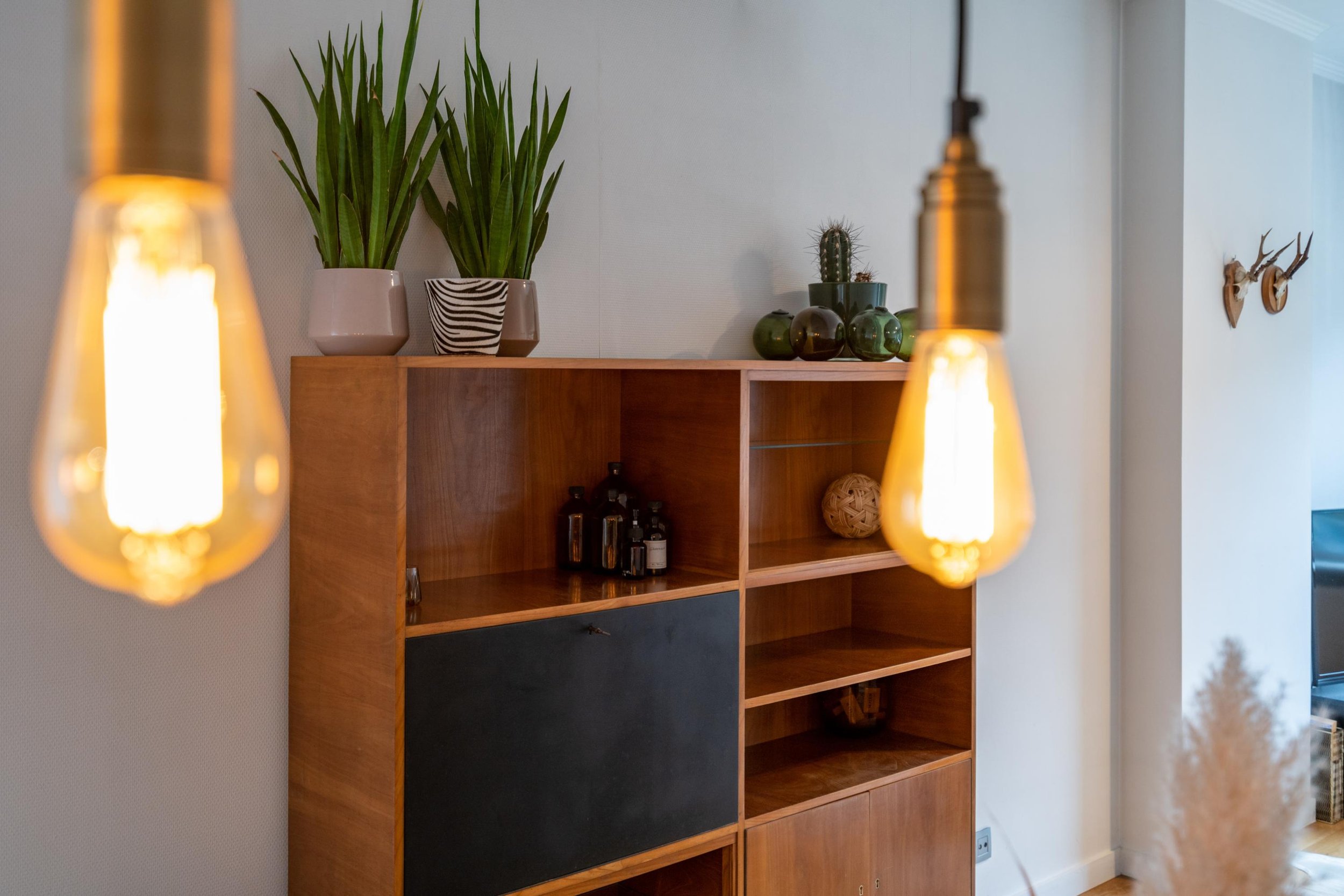 Sfeerfoto van lampen in een loft in Gent