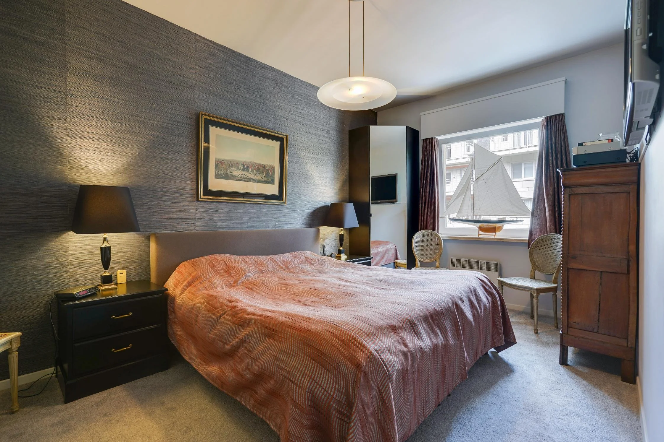 Een modern slaapkamer in een huis in Gent