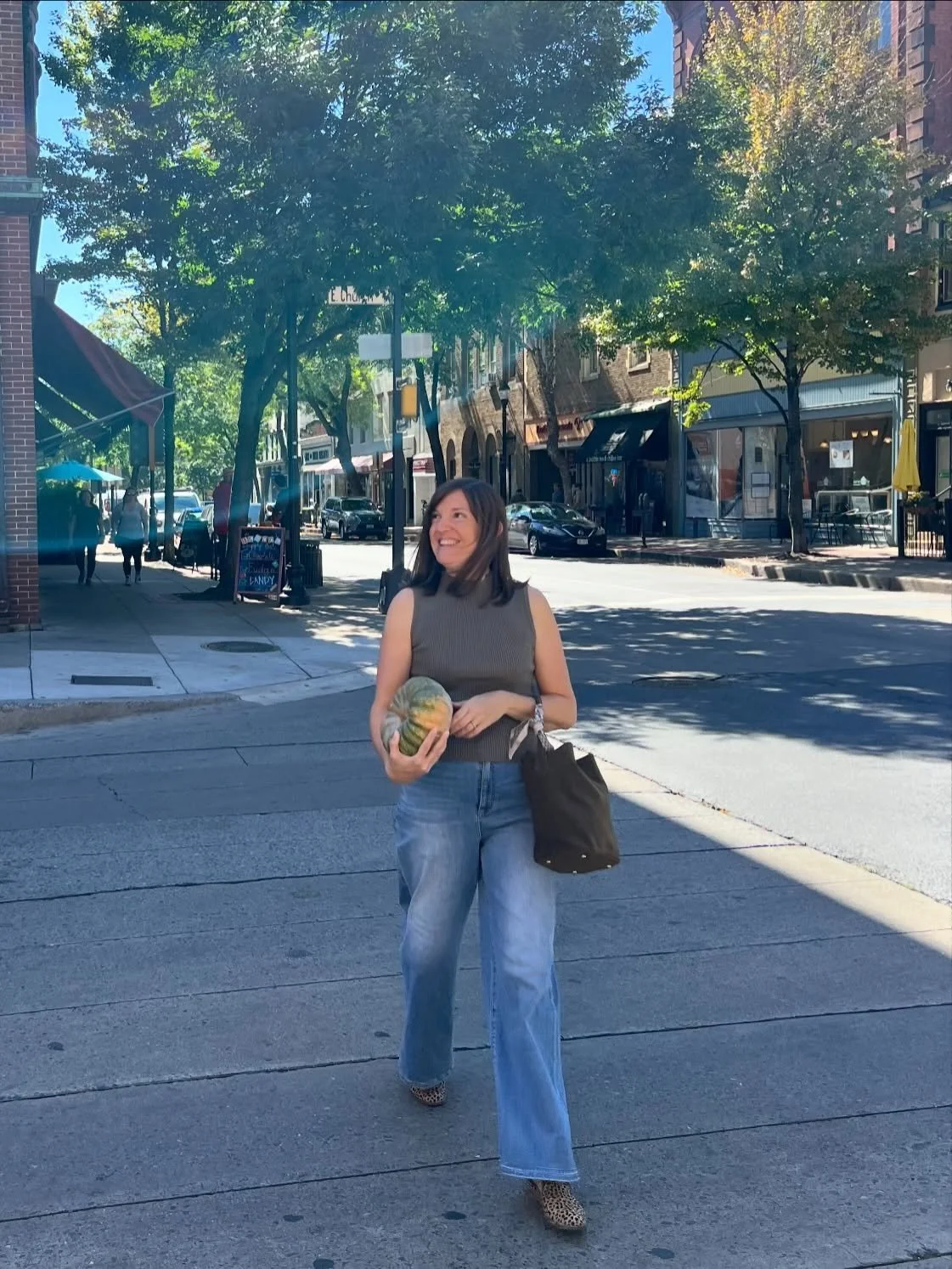 Step into October in style 🍂 and step into Zest for your favorite fall must-haves! From fresh denim to the perfect layering pieces for those cooler days, we&rsquo;ve got everything you need to transition into the season👜🍁