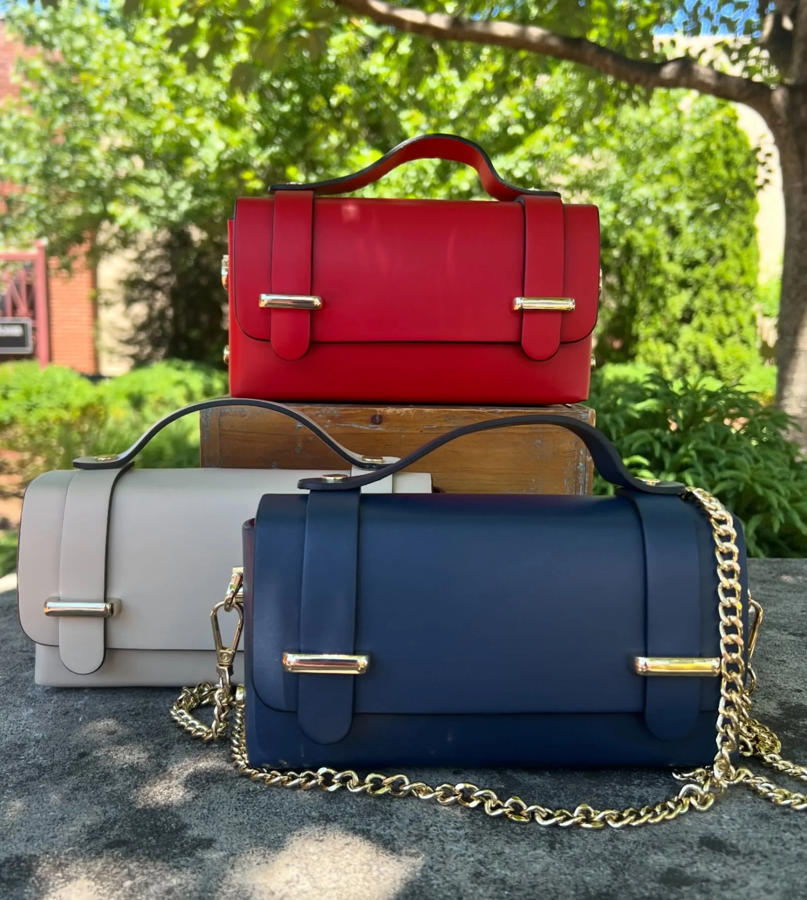 Meet your new favorite summer companion!
These genuine leather bags are handcrafted in Italy and designed to go wherever summer takes you! Whether you&rsquo;re heading to a winery, exploring a new city, grabbing dinner with friends, or packing light 