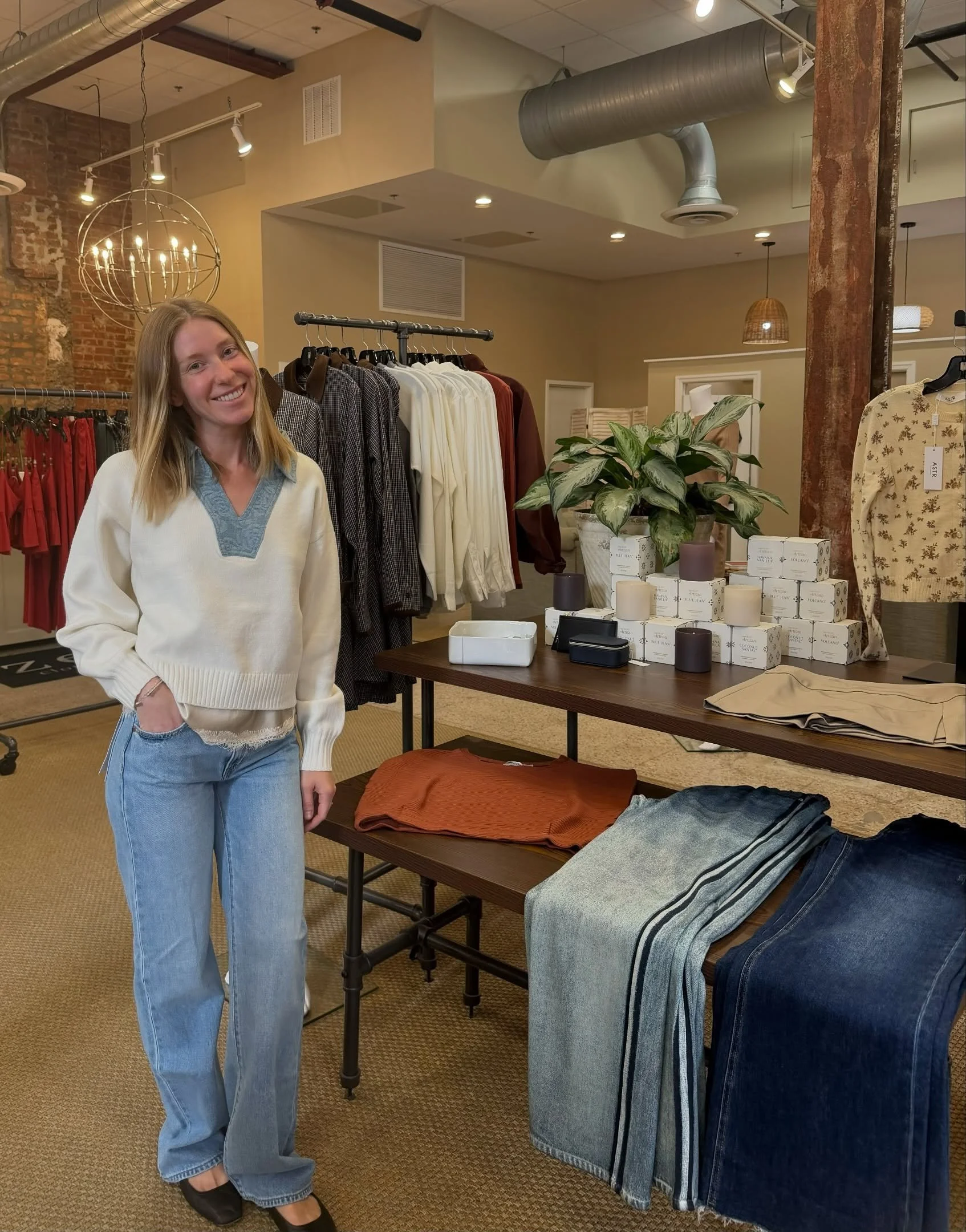 Fall is all in the layers 🍂
Mixing colors, textures &amp; unexpected details is the easiest way to make an outfit feel a little more interesting🤎
&bull;
New arrivals are landing now at Zest Clothing &amp; Co.
#dressedinzest #fallstyle #newarrivals 