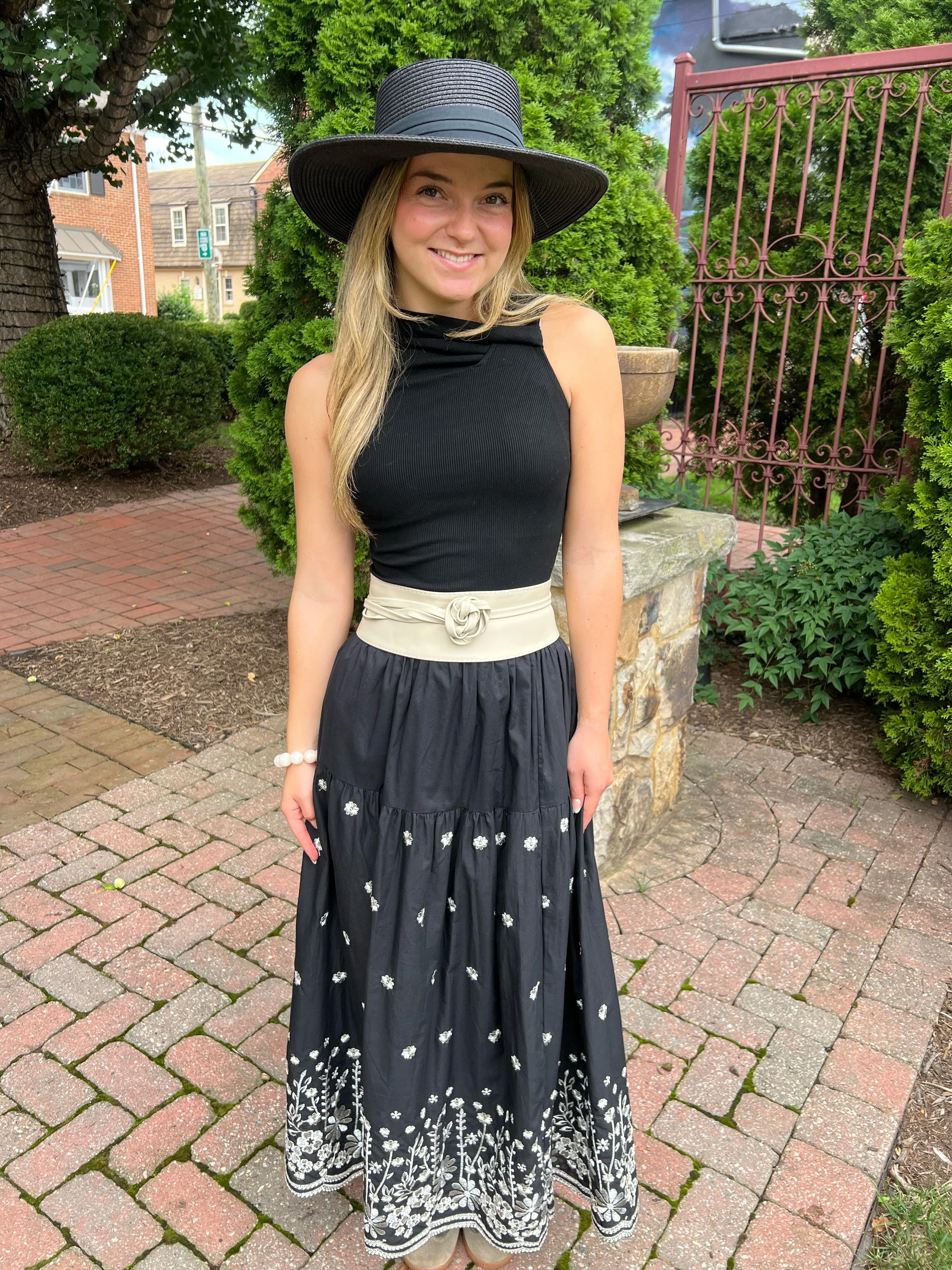 It&rsquo;s all in the details ✨
A cute top &amp; a statement skirt are good on their own&hellip; but add a belt, a little jewelry, throw on a hat and suddenly it&rsquo;s a whole look!!! We love how the little details can completely pull an outfit tog