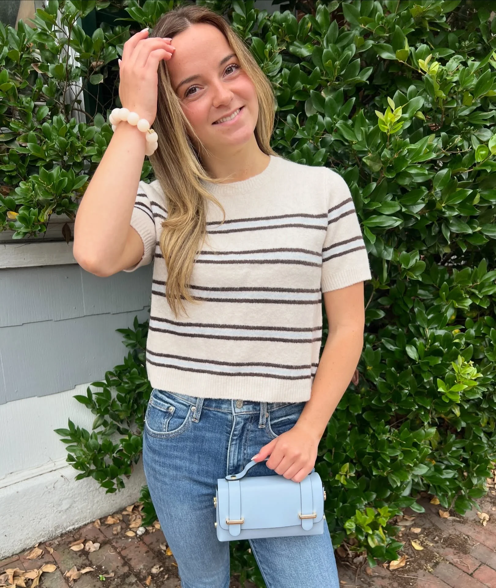Those chilly mornings are giving us a little taste of what&rsquo;s to come 🍂🤎 Fall is slowly making its way back, and we&rsquo;re officially ready for lightweight knits, denim &amp; all the transitional pieces! #shopsmall #shoplocal #shopzestclothi
